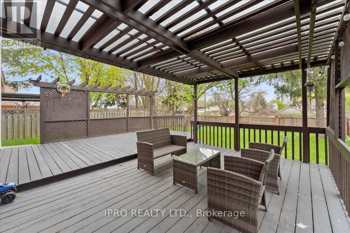 143 BAYNE CRESCENT Image 35