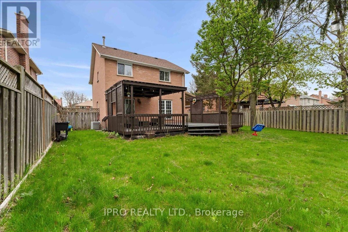 143 BAYNE CRESCENT Image 40