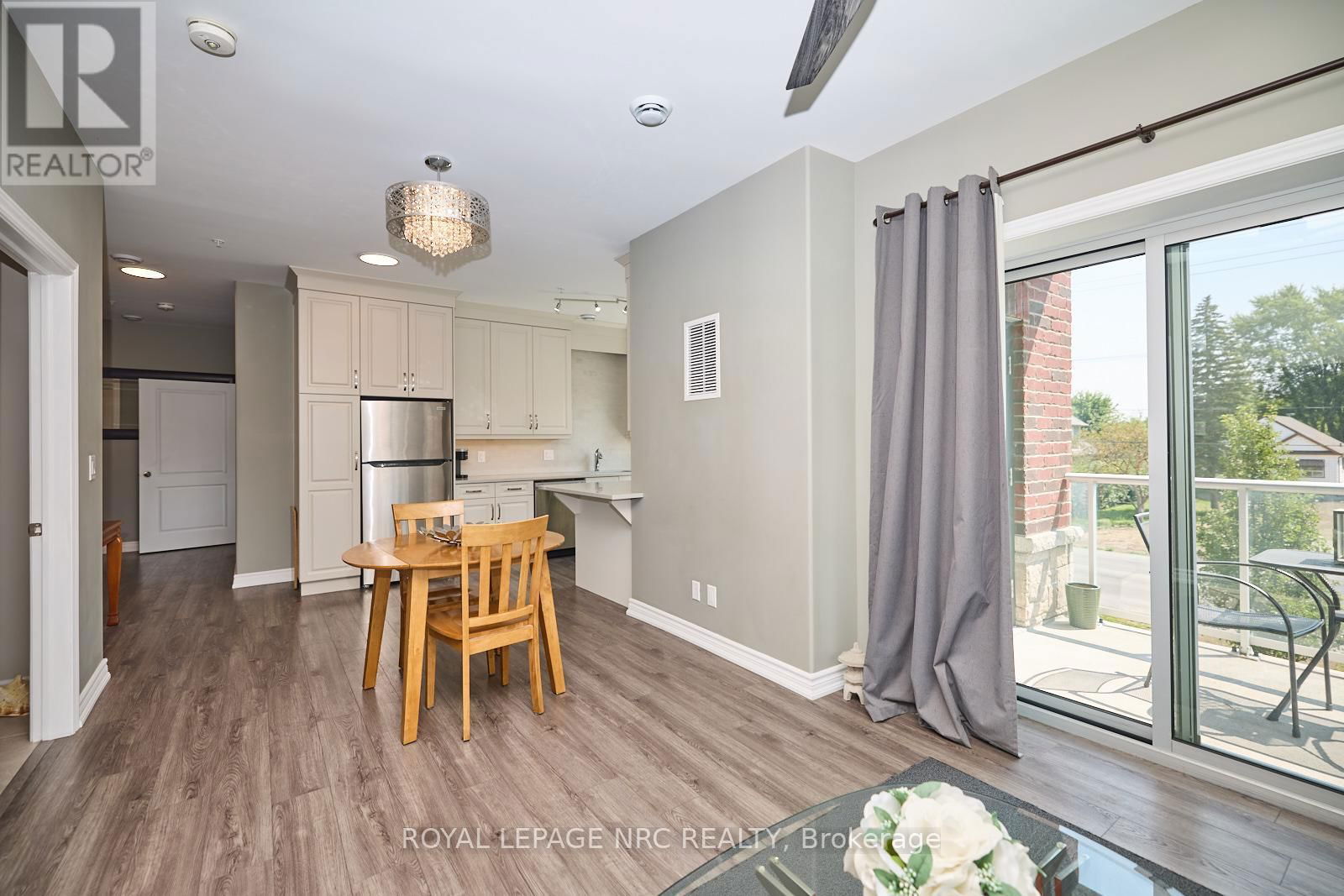 211 - 529 SOUTH PELHAM ROAD Image 12