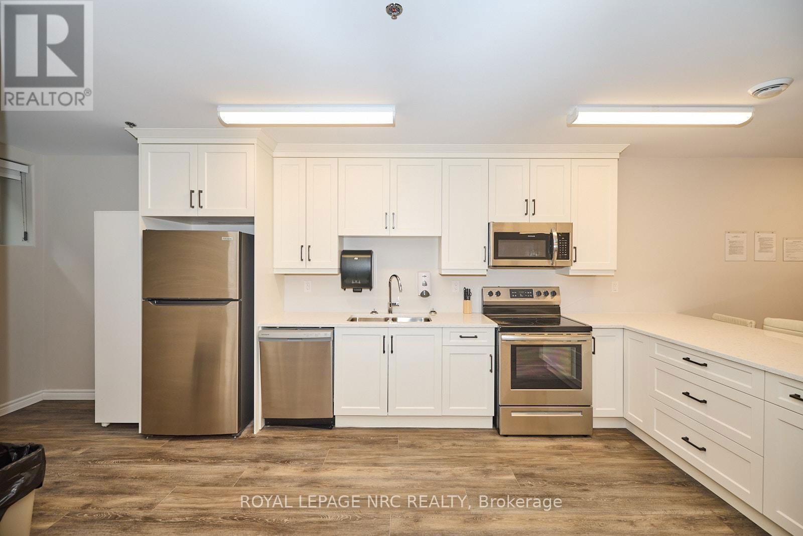 211 - 529 SOUTH PELHAM ROAD Image 29