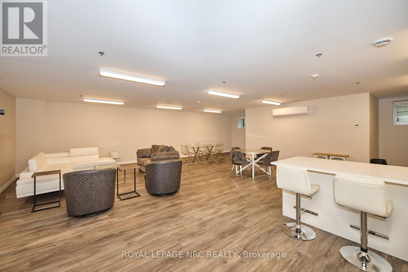 211 - 529 SOUTH PELHAM ROAD Image 30