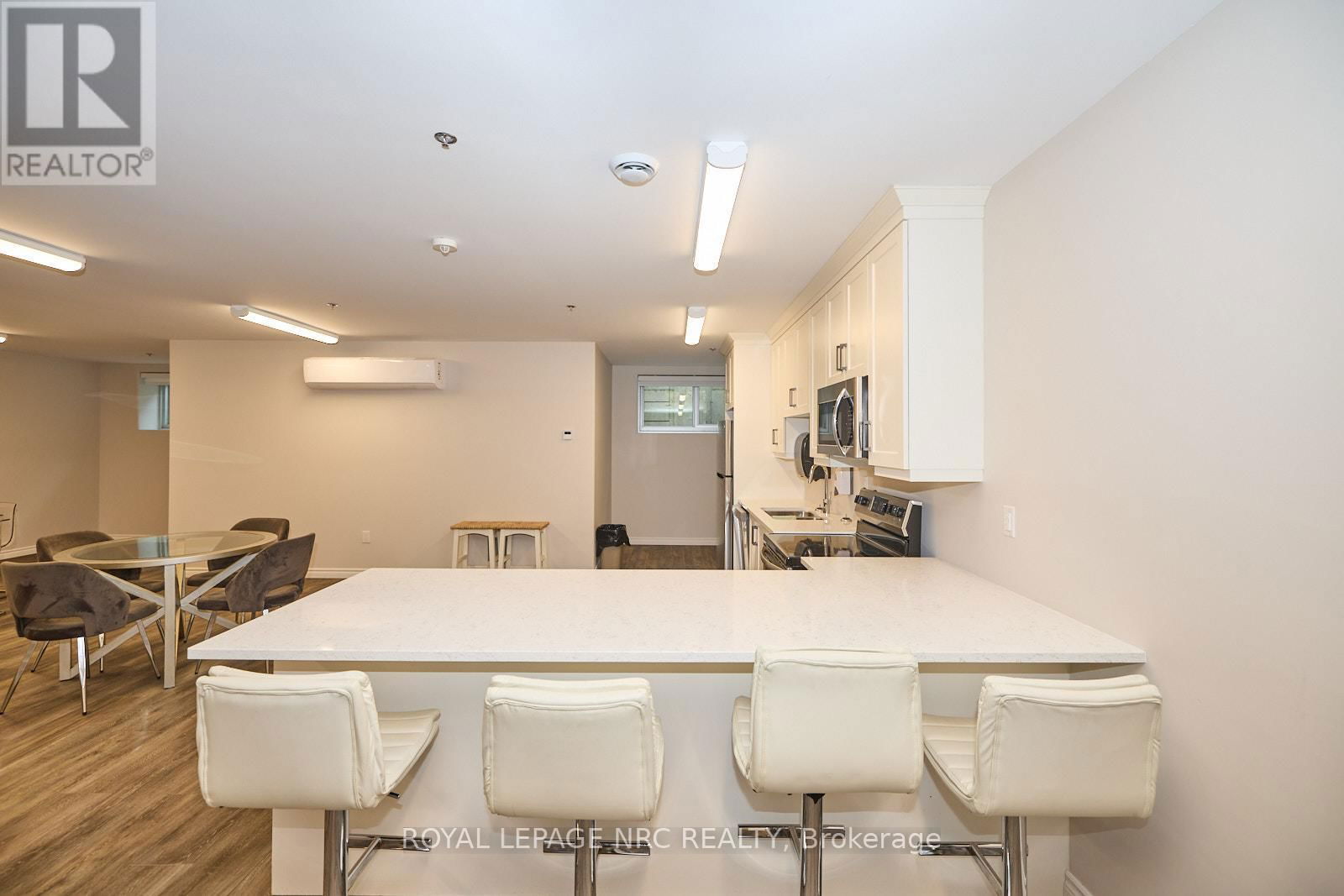 211 - 529 SOUTH PELHAM ROAD Image 32