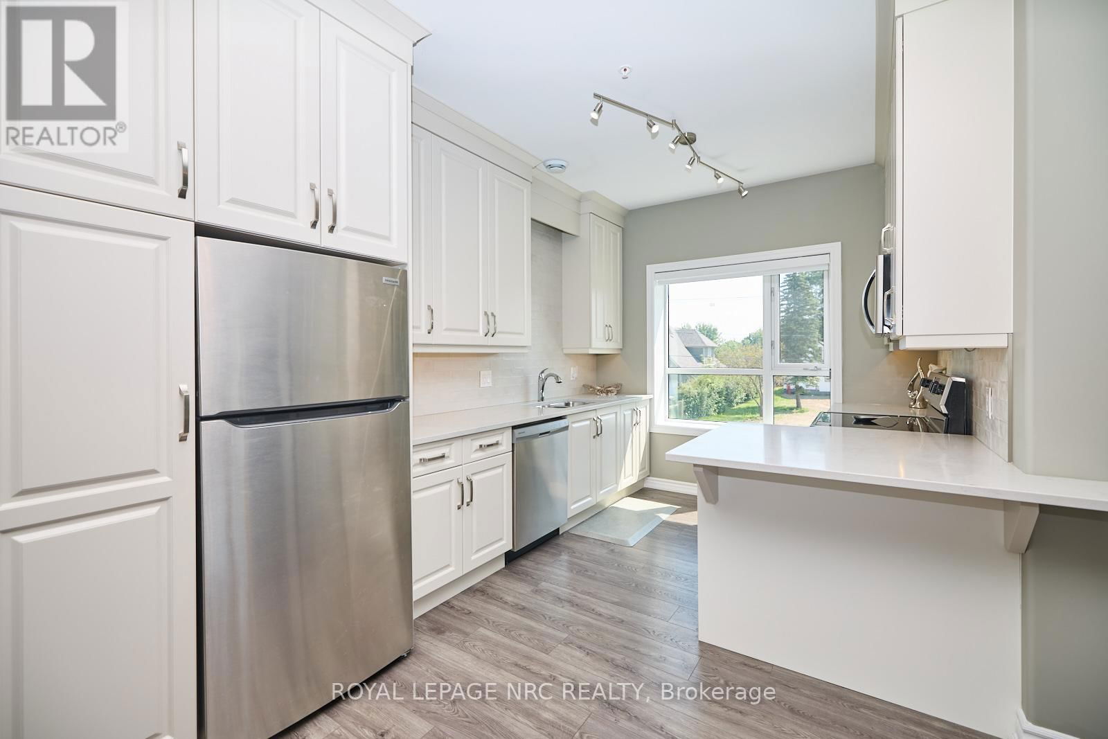 211 - 529 SOUTH PELHAM ROAD Image 7