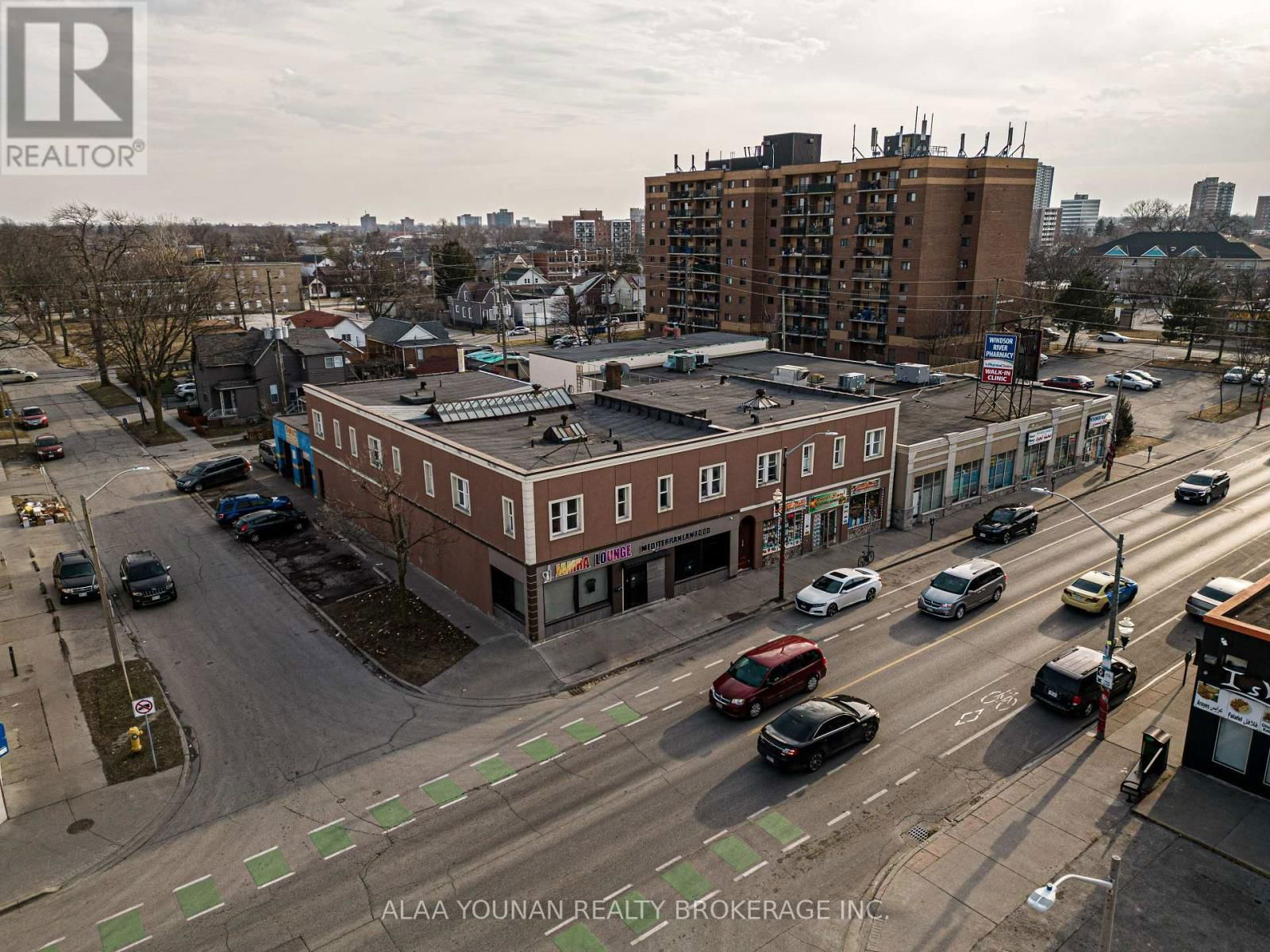 679 WYANDOTTE STREET EAST Image 2