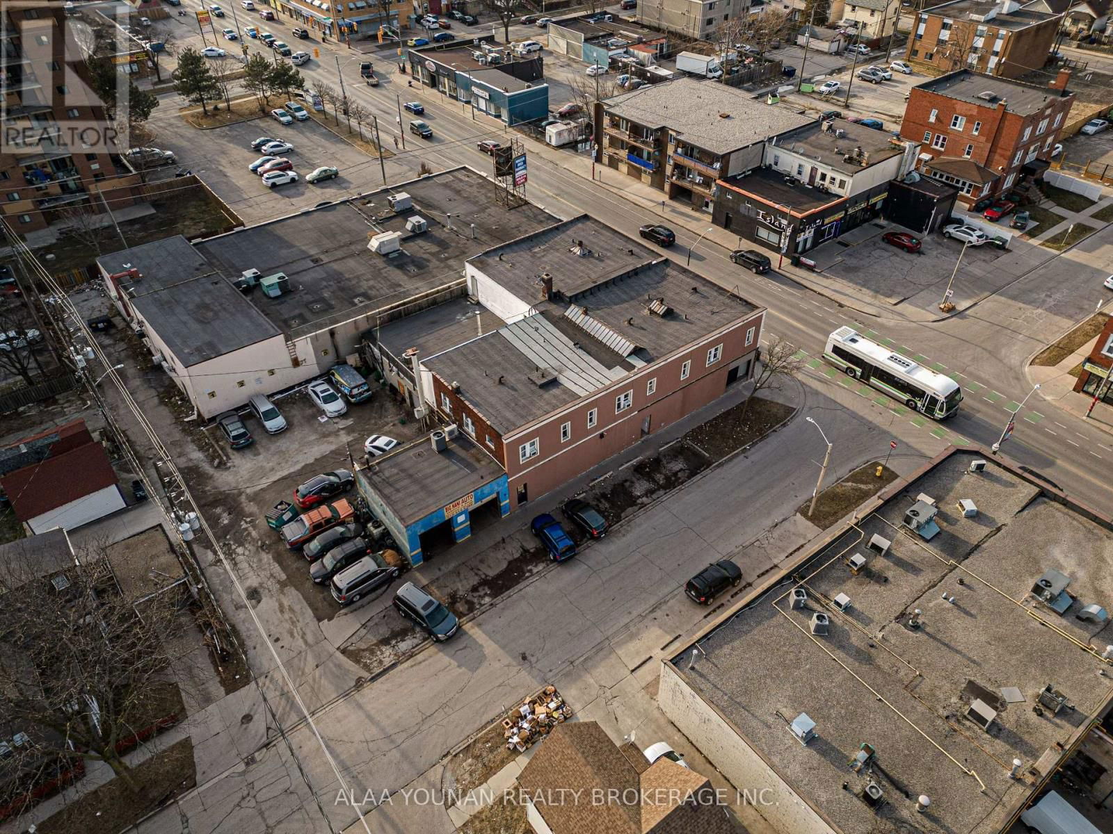 679 WYANDOTTE STREET EAST Image 6