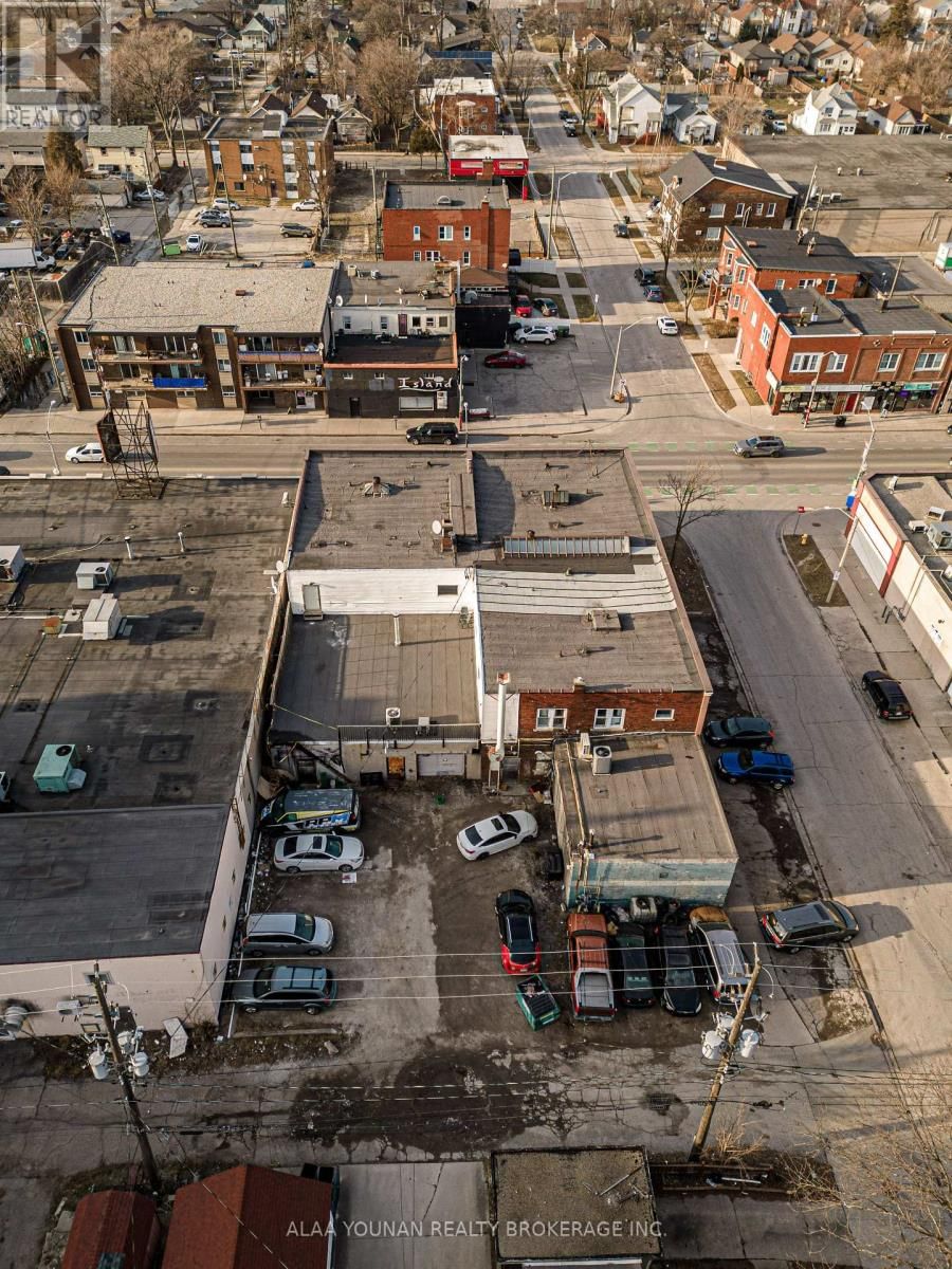 679 WYANDOTTE STREET EAST Image 7