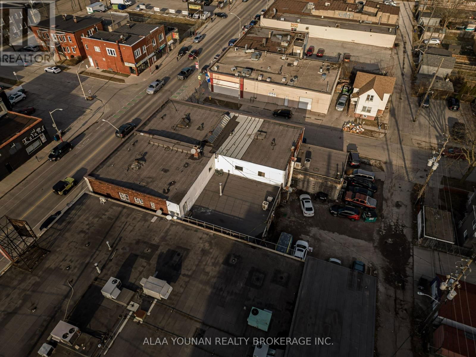 679 WYANDOTTE STREET EAST Image 8