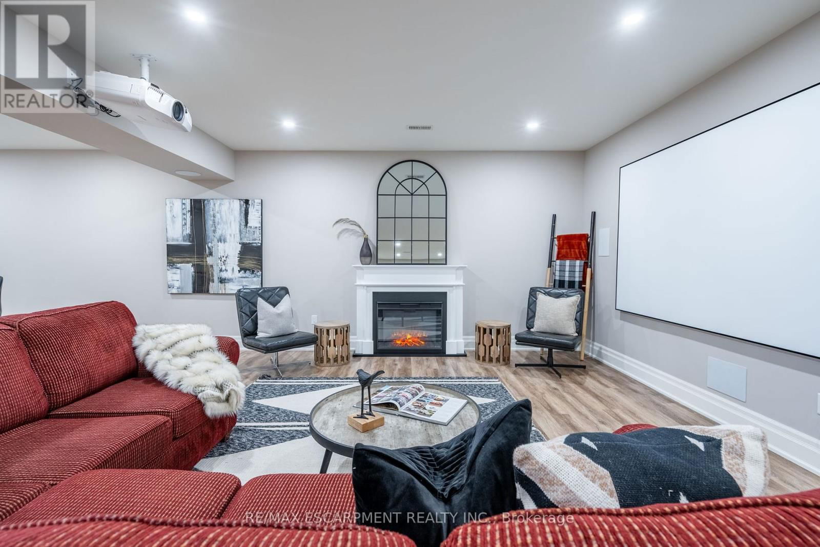 50 LLOYMINN AVENUE Image 33