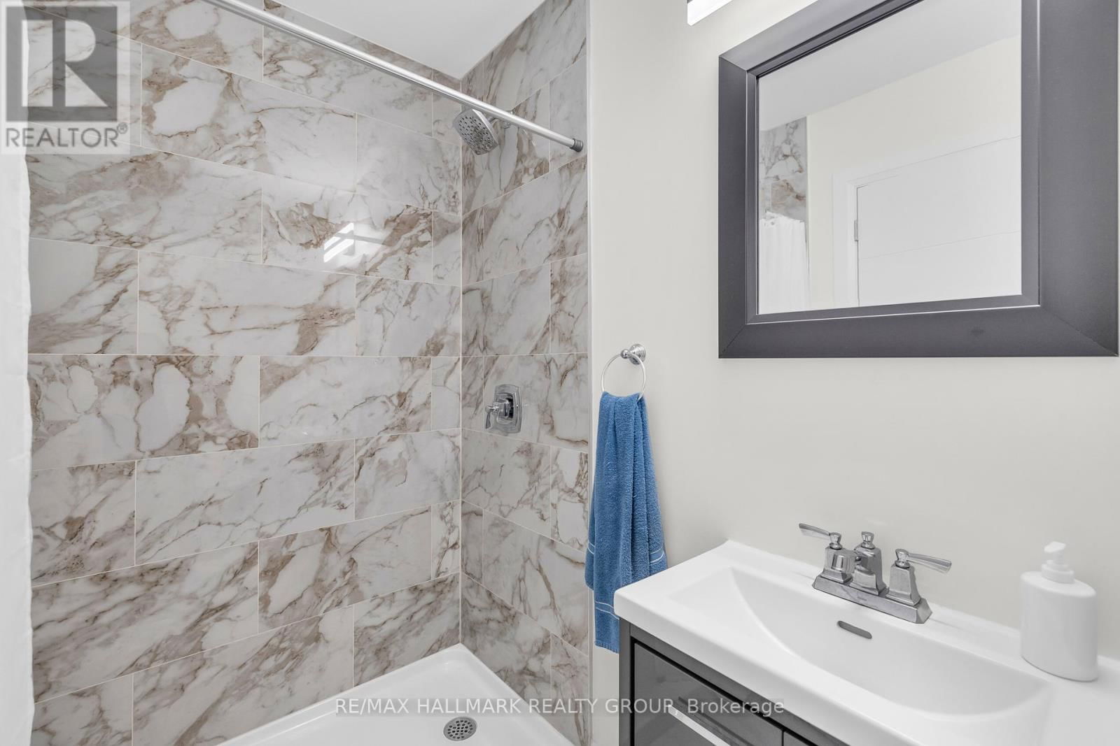 165 LONGPRE STREET Image 33