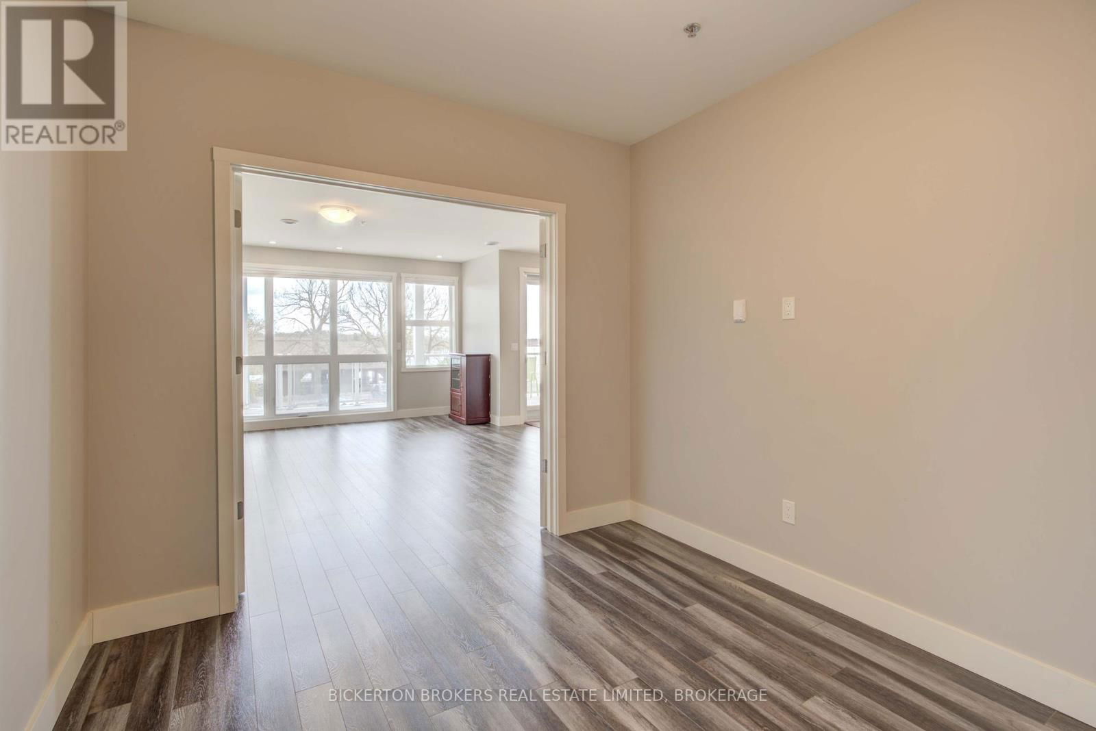 212 - 130 WATER STREET Image 12