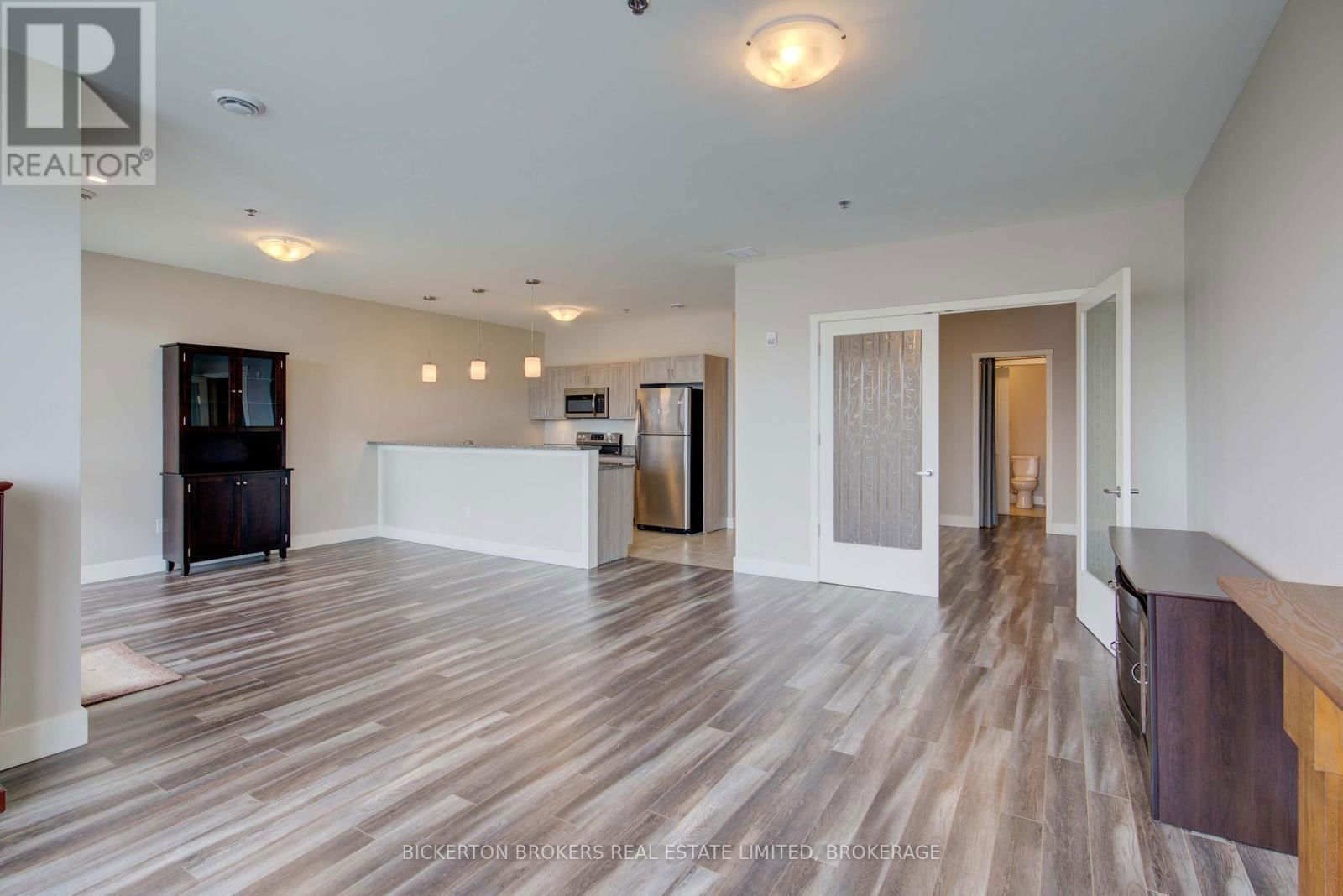 212 - 130 WATER STREET Image 16