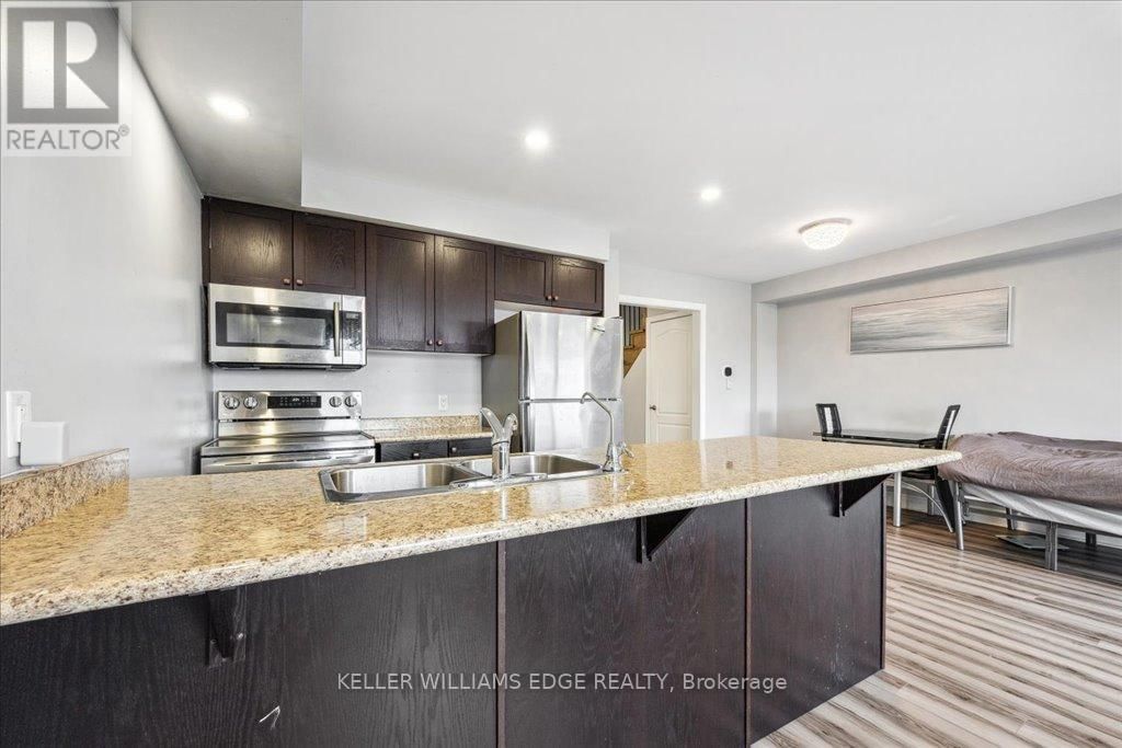 734 COOK CRESCENT Image 12