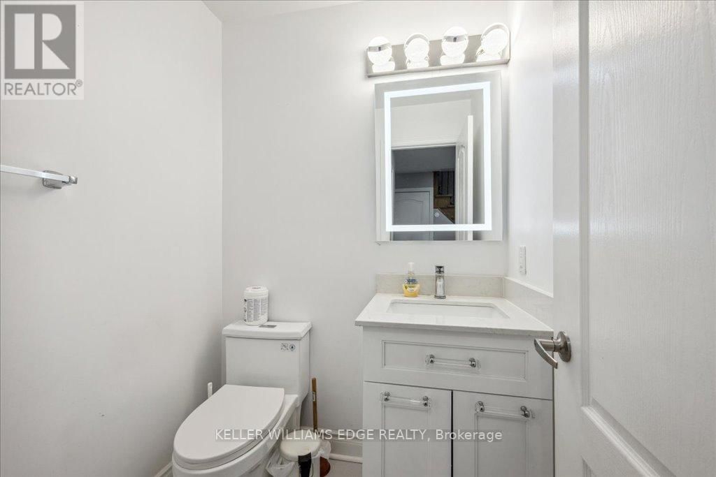 734 COOK CRESCENT Image 15