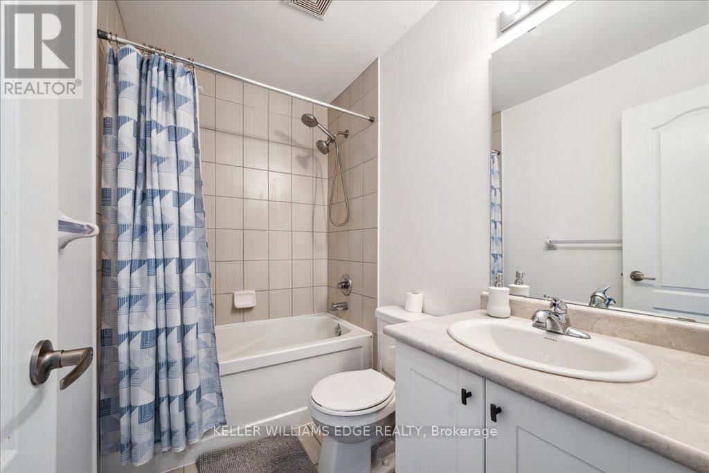 734 COOK CRESCENT Image 27