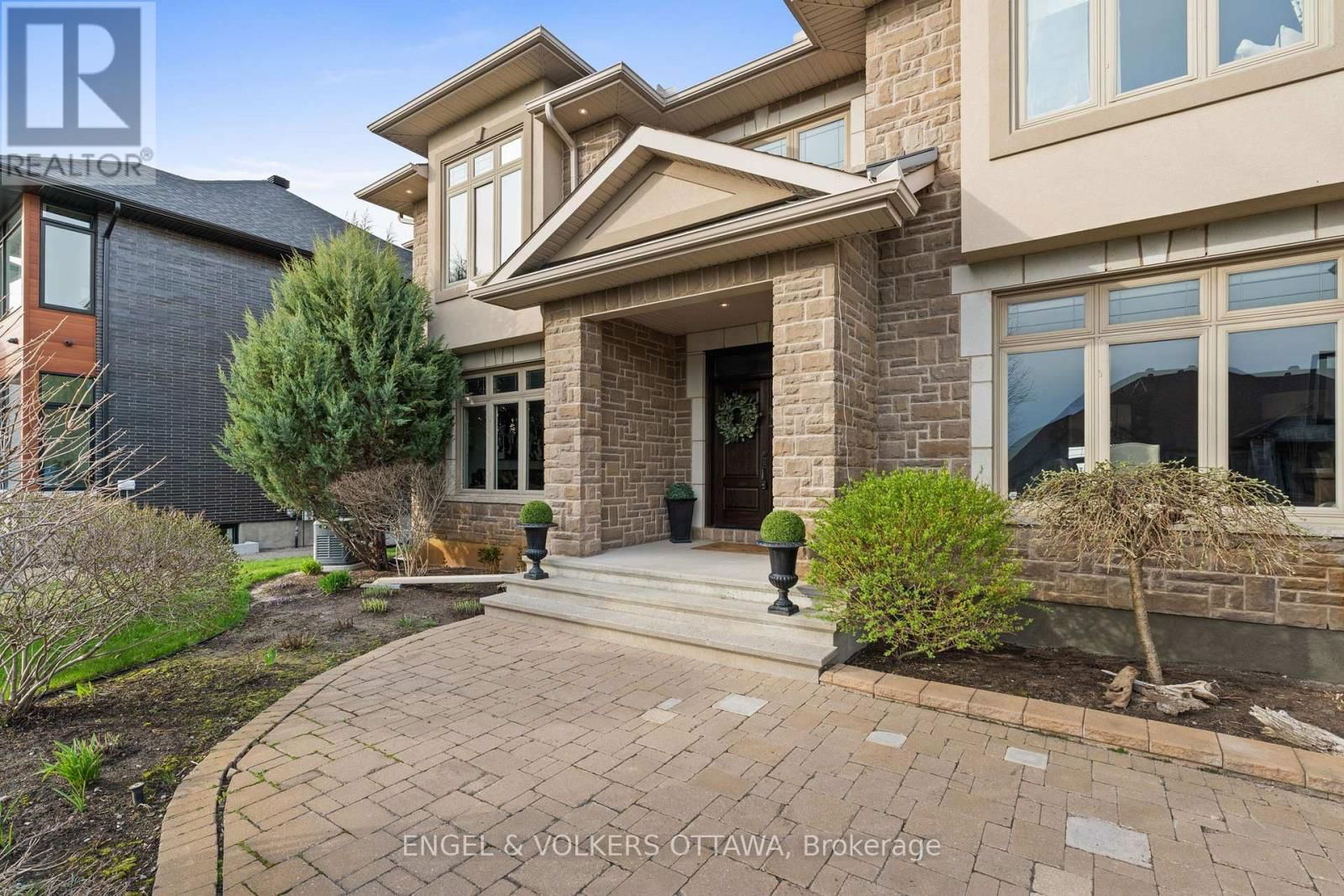 450 LOCKMASTER CRESCENT Image 3