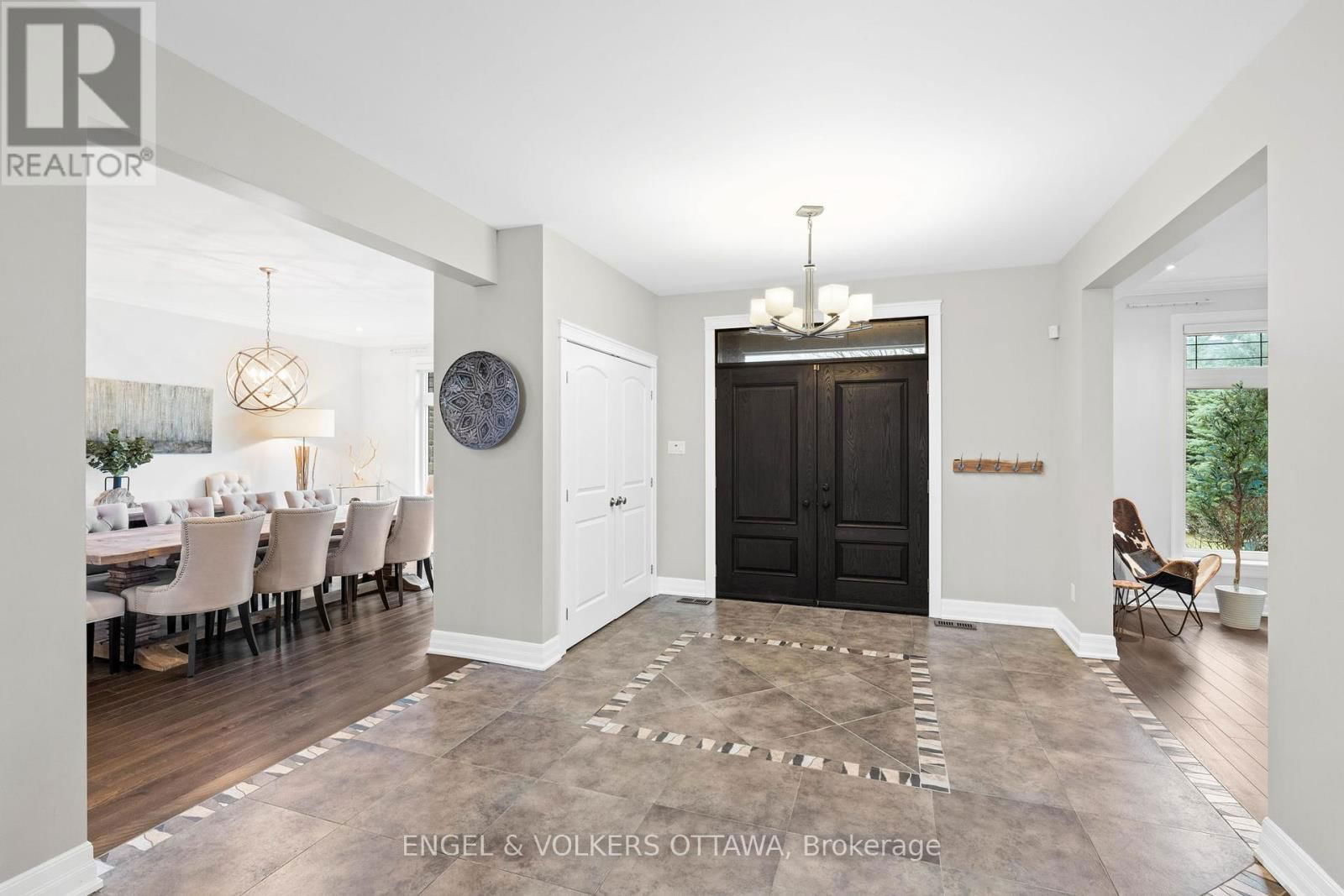 450 LOCKMASTER CRESCENT Image 4