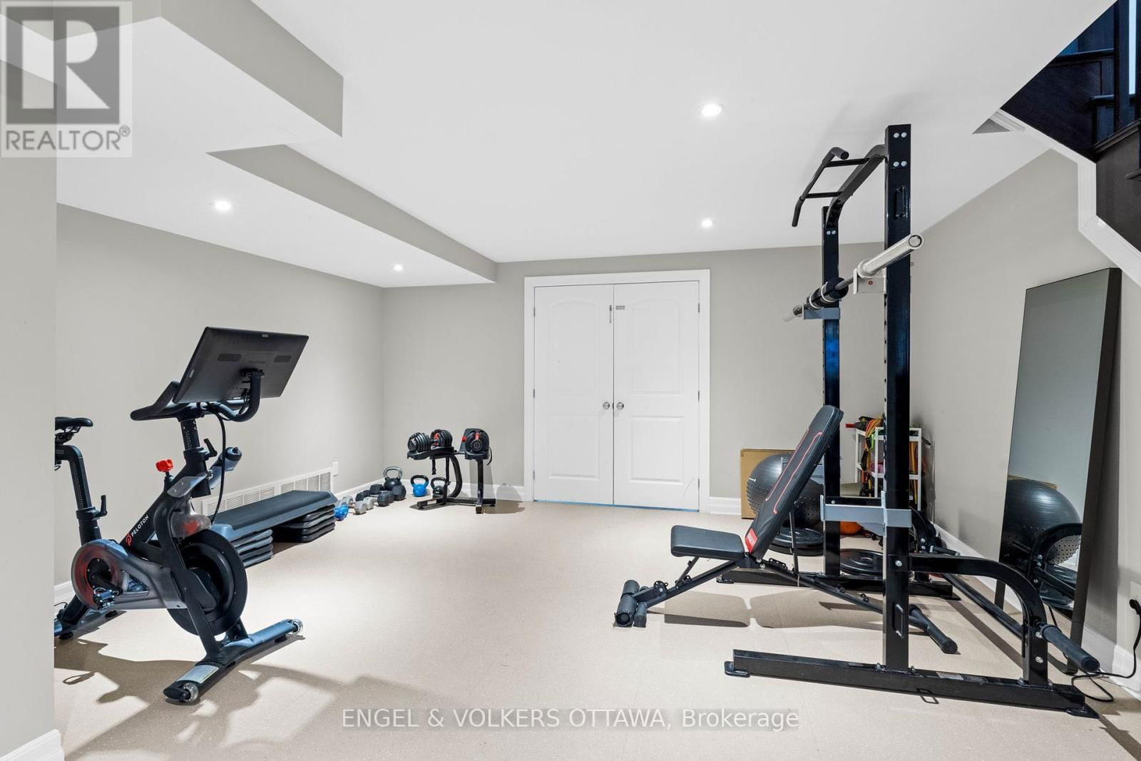 450 LOCKMASTER CRESCENT Image 45