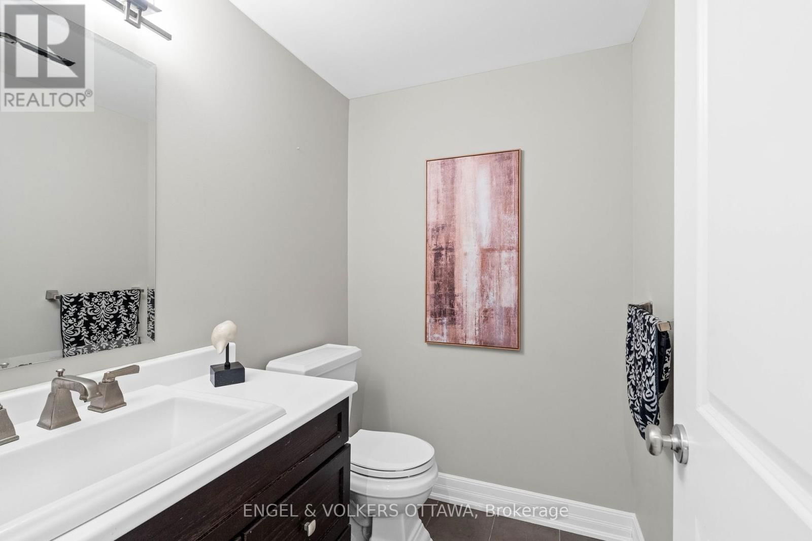 450 LOCKMASTER CRESCENT Image 46