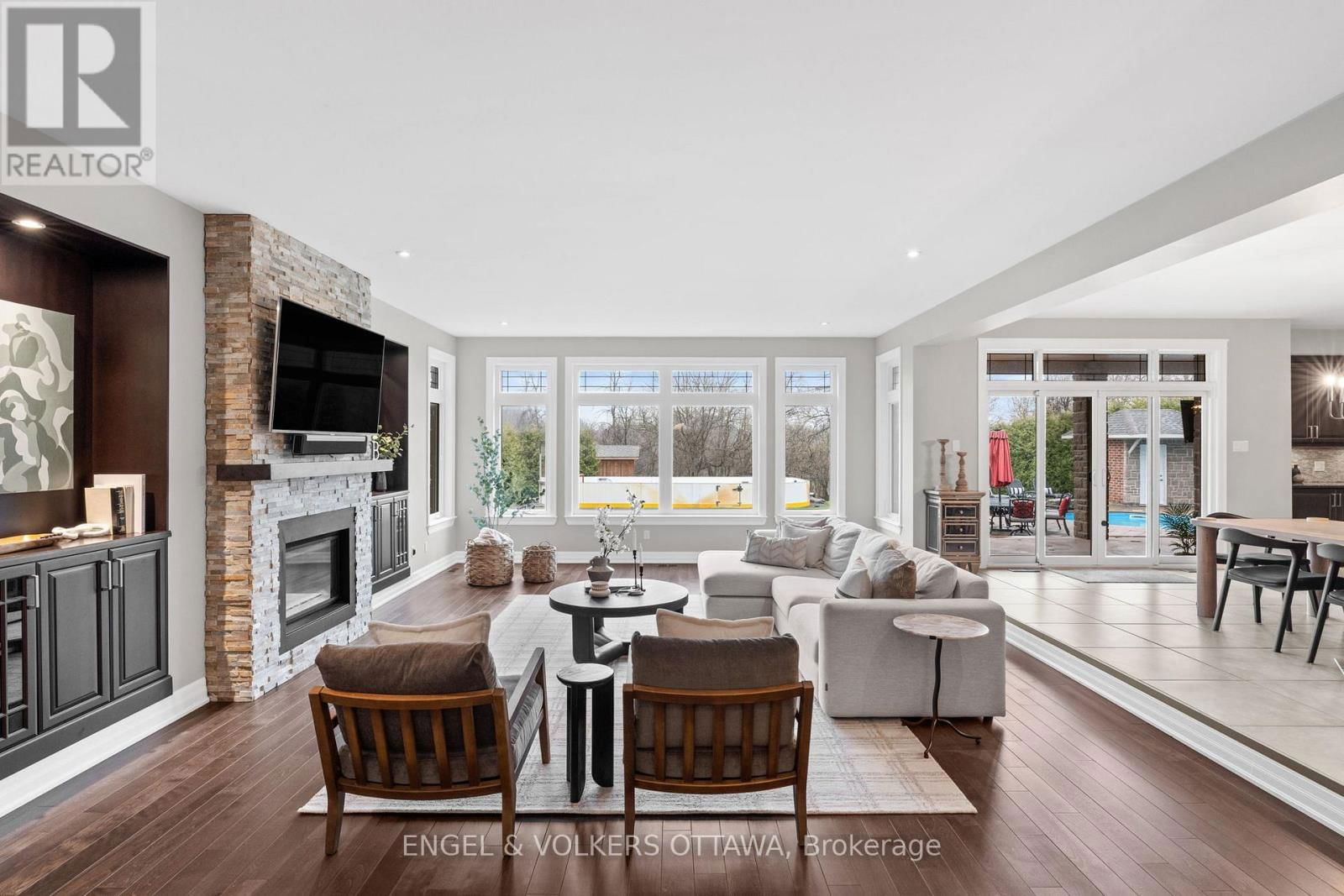 450 LOCKMASTER CRESCENT Image 7