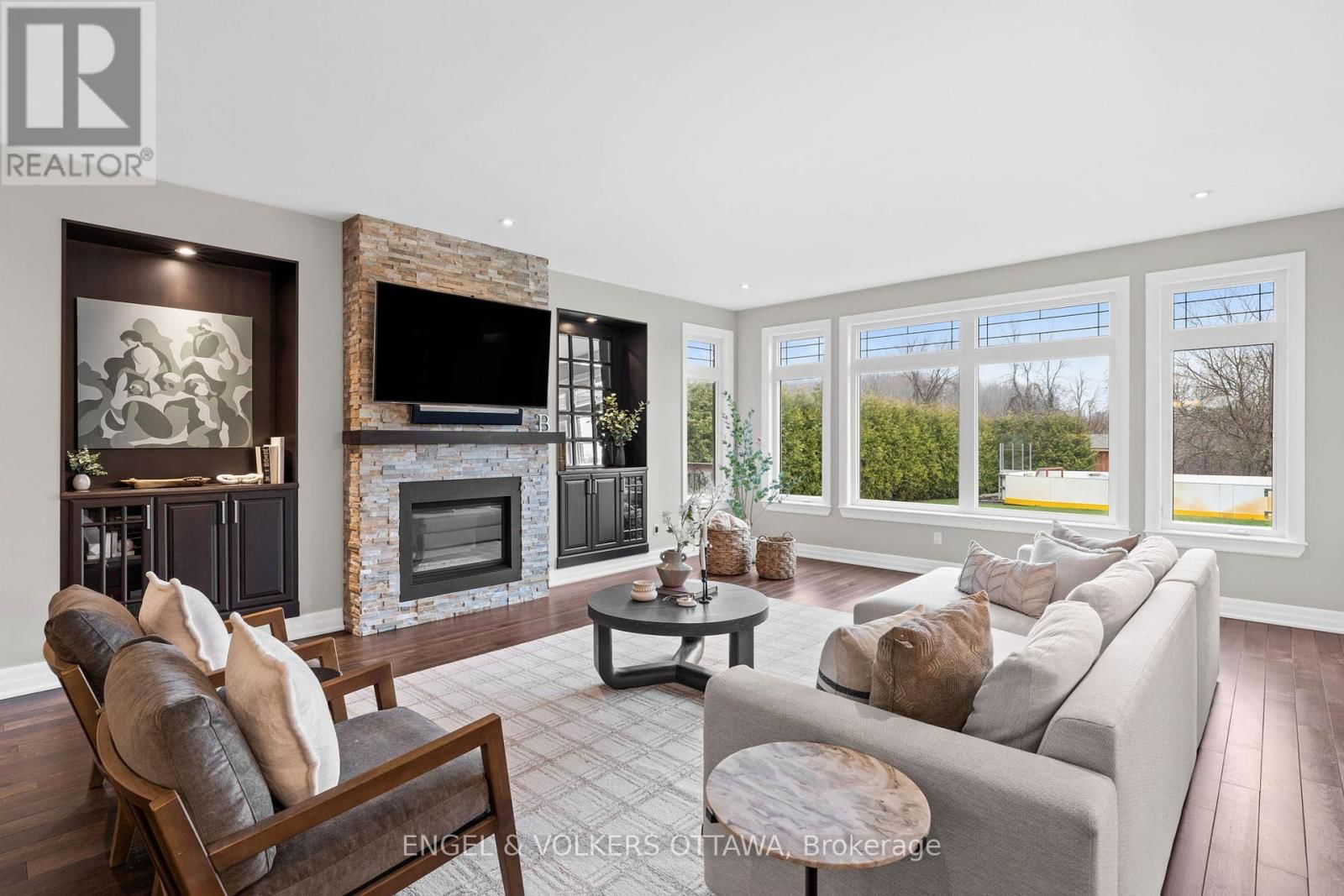 450 LOCKMASTER CRESCENT Image 8
