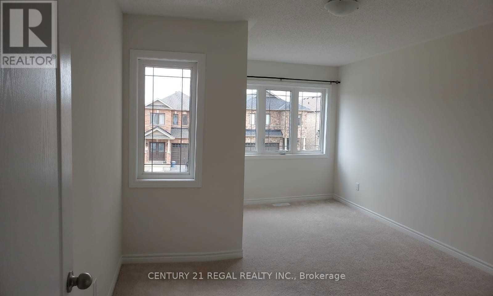 36 PALACE STREET Image 13