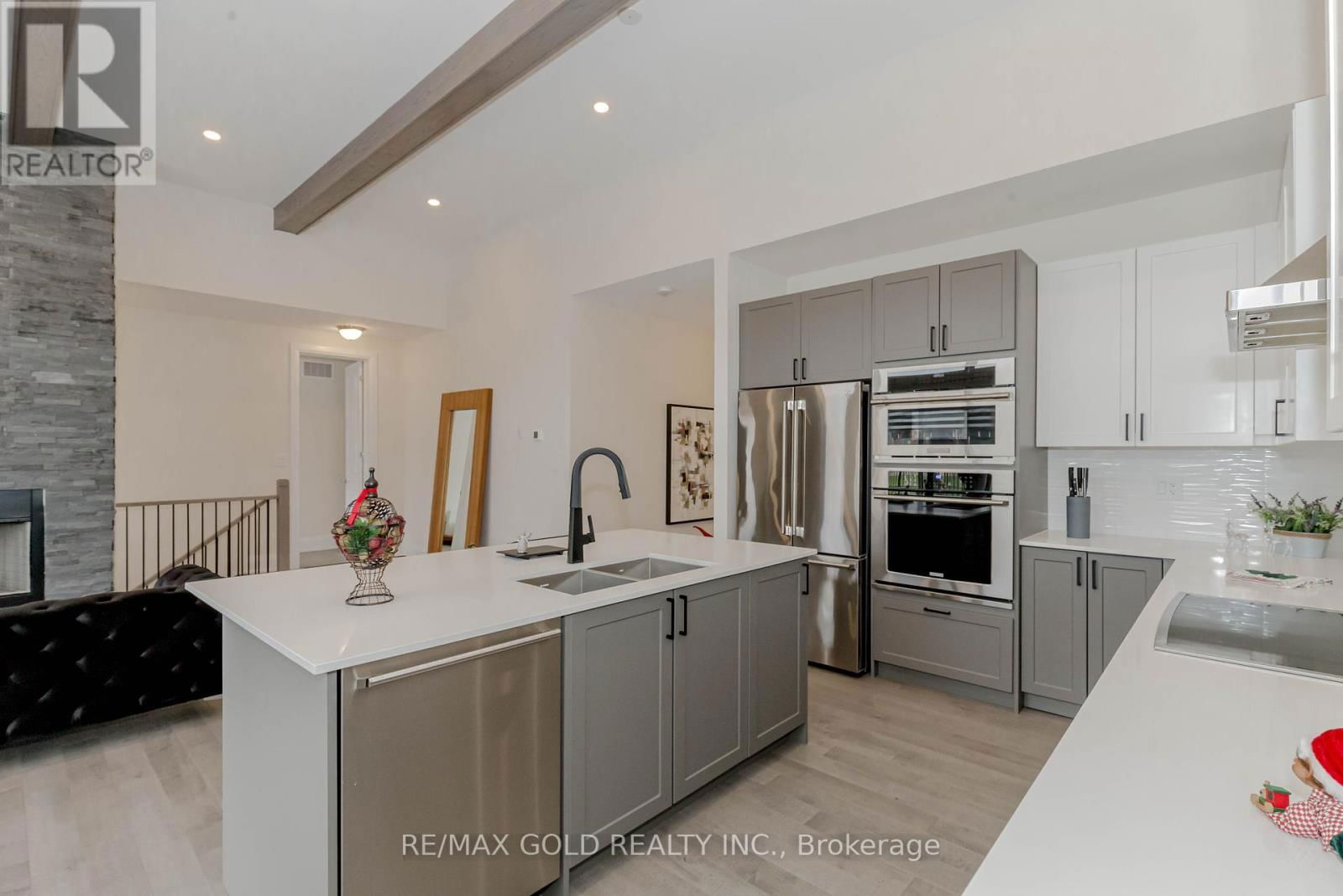169 SPRINGSIDE CRESCENT Image 14