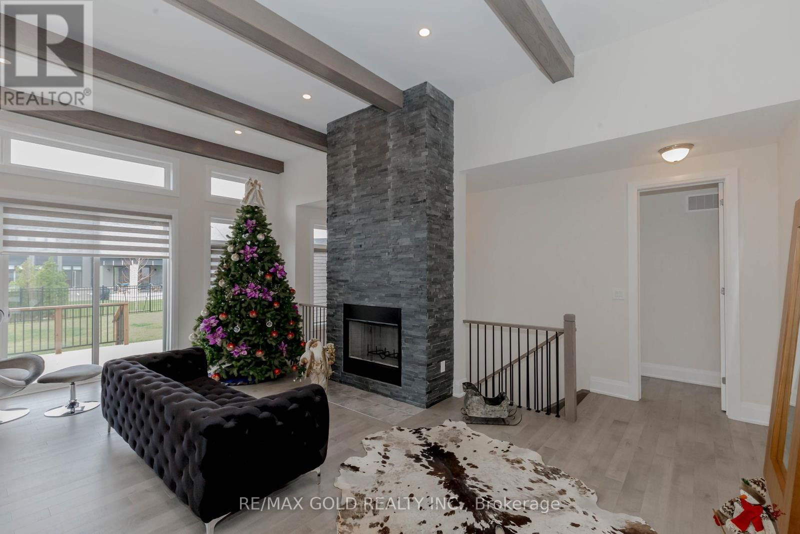 169 SPRINGSIDE CRESCENT Image 18