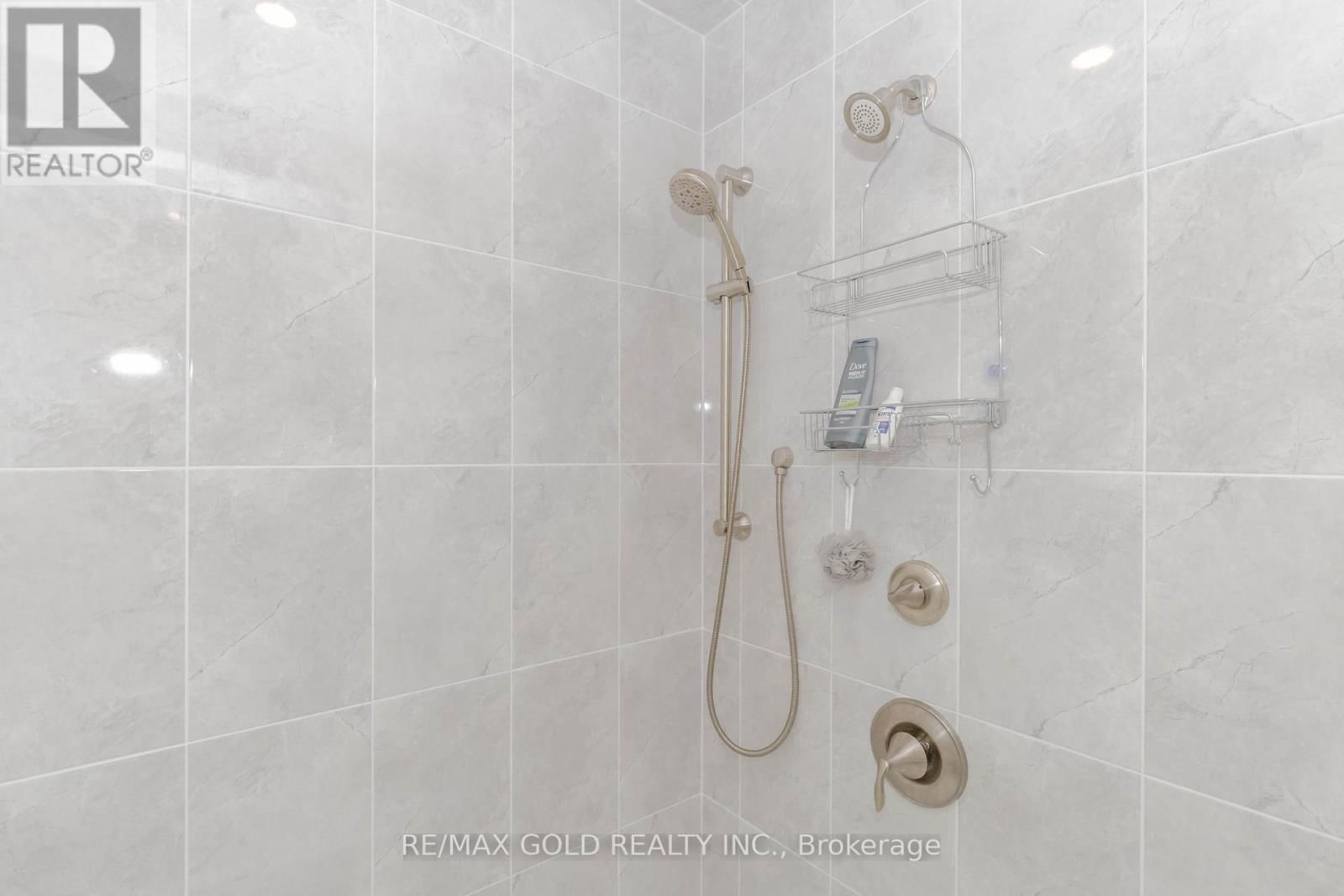 169 SPRINGSIDE CRESCENT Image 24