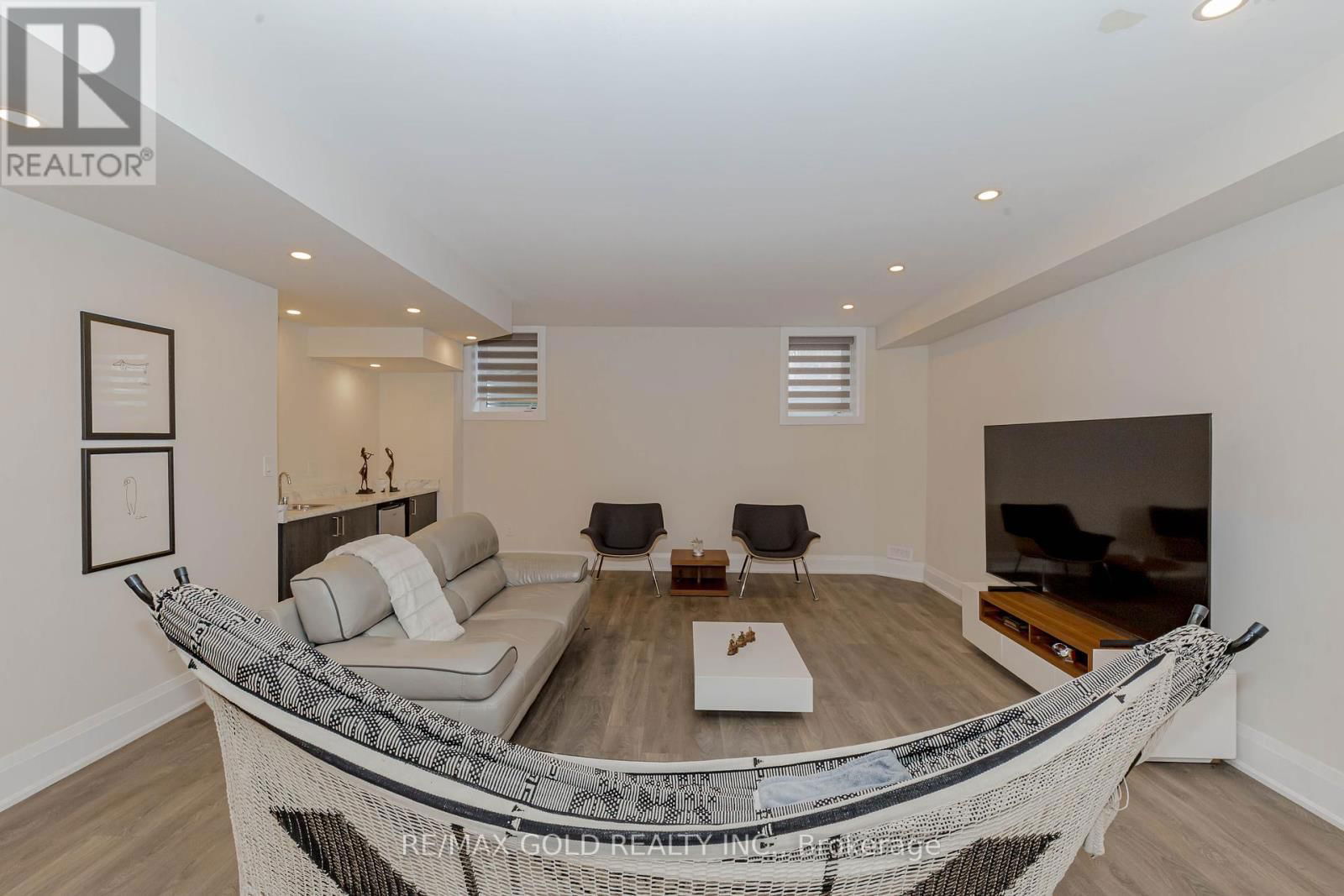 169 SPRINGSIDE CRESCENT Image 30