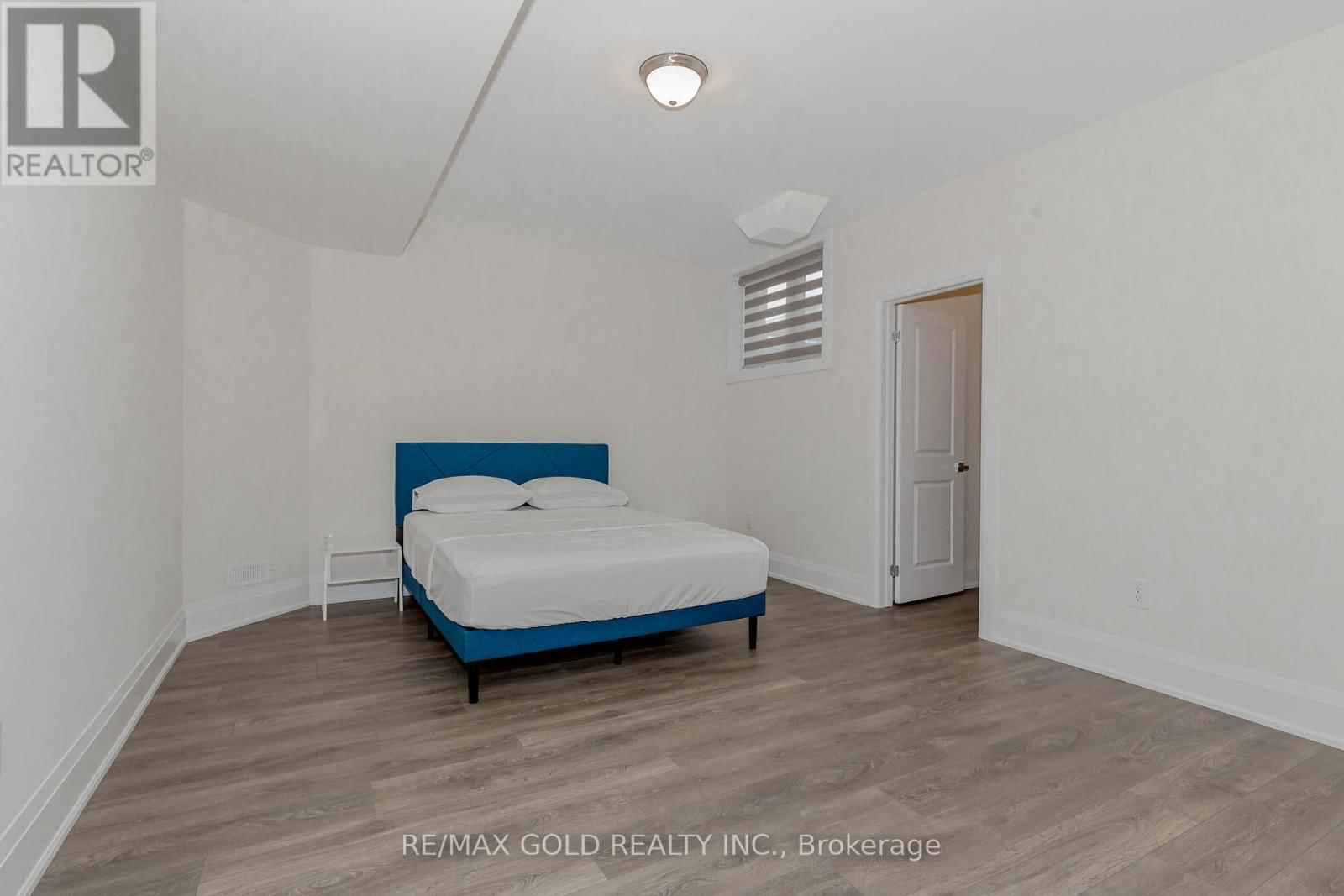 169 SPRINGSIDE CRESCENT Image 34
