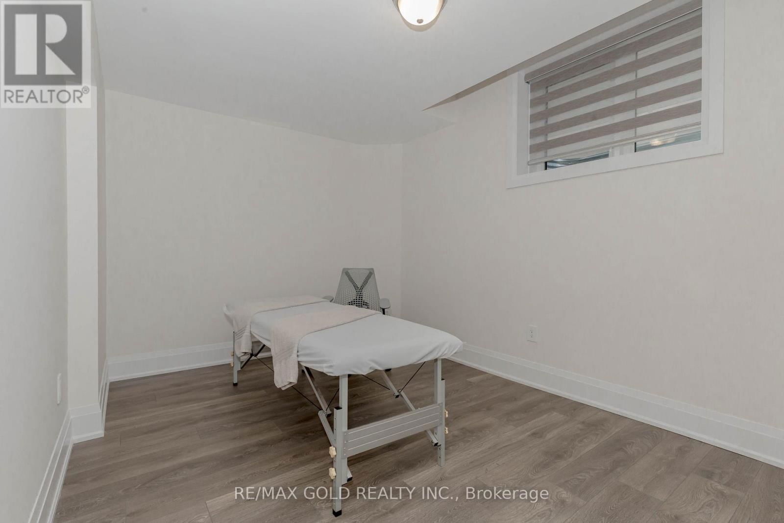 169 SPRINGSIDE CRESCENT Image 36