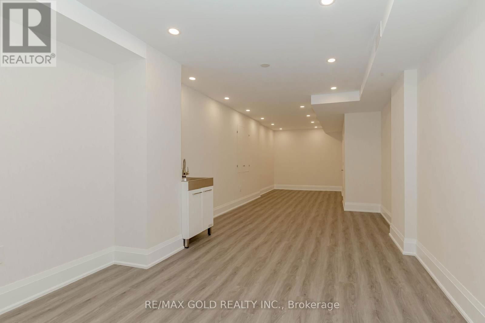 169 SPRINGSIDE CRESCENT Image 37