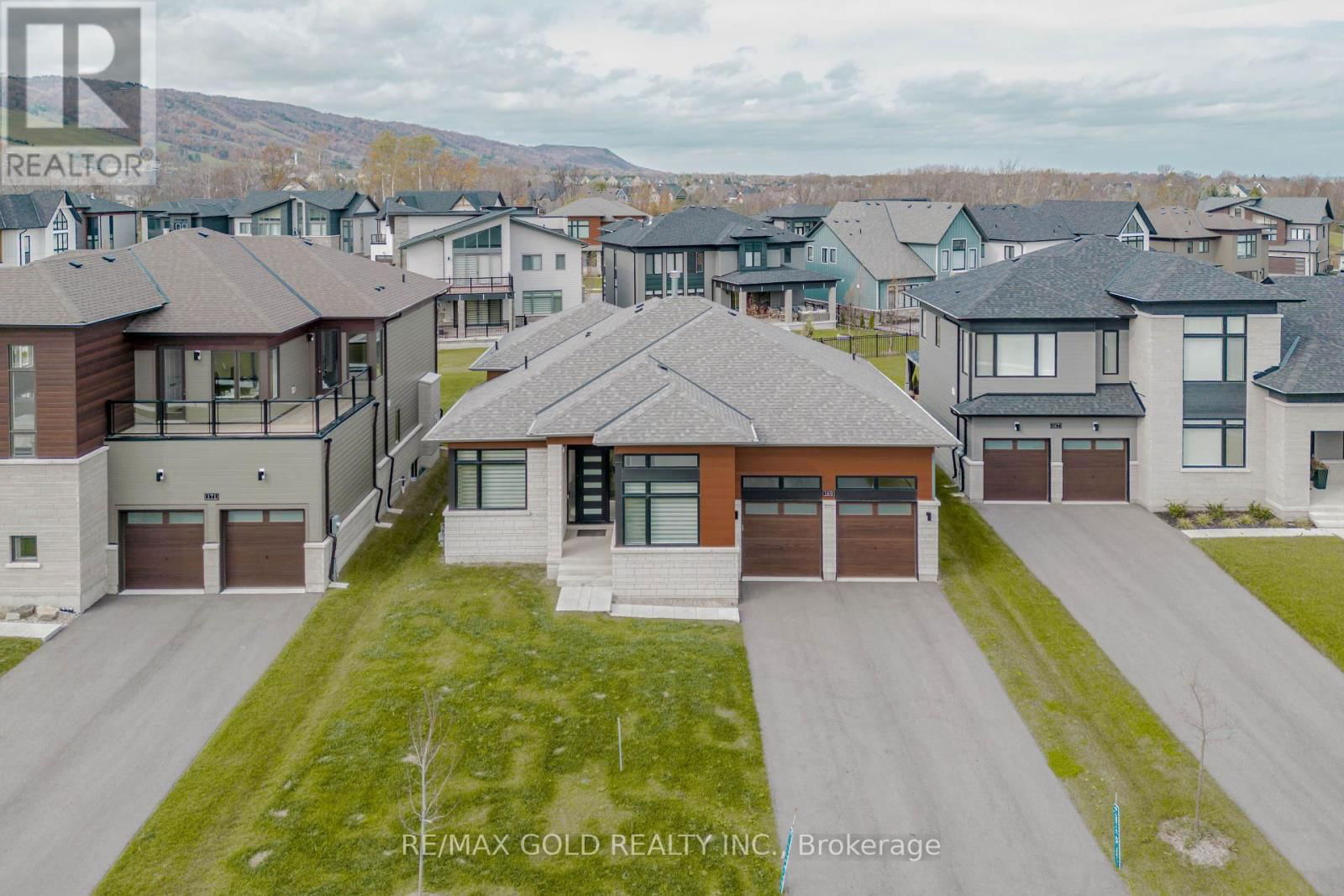 169 SPRINGSIDE CRESCENT Image 41