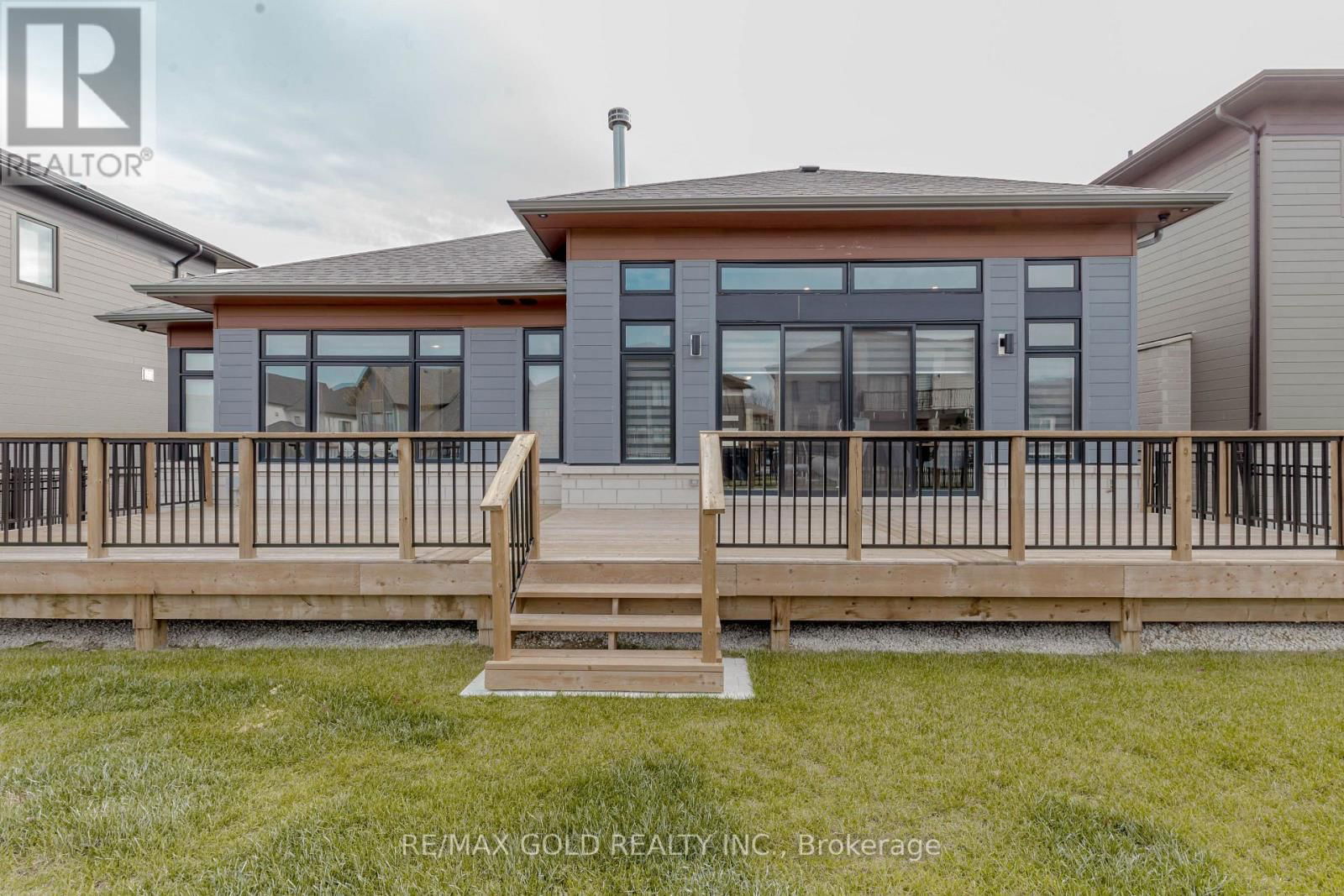 169 SPRINGSIDE CRESCENT Image 43