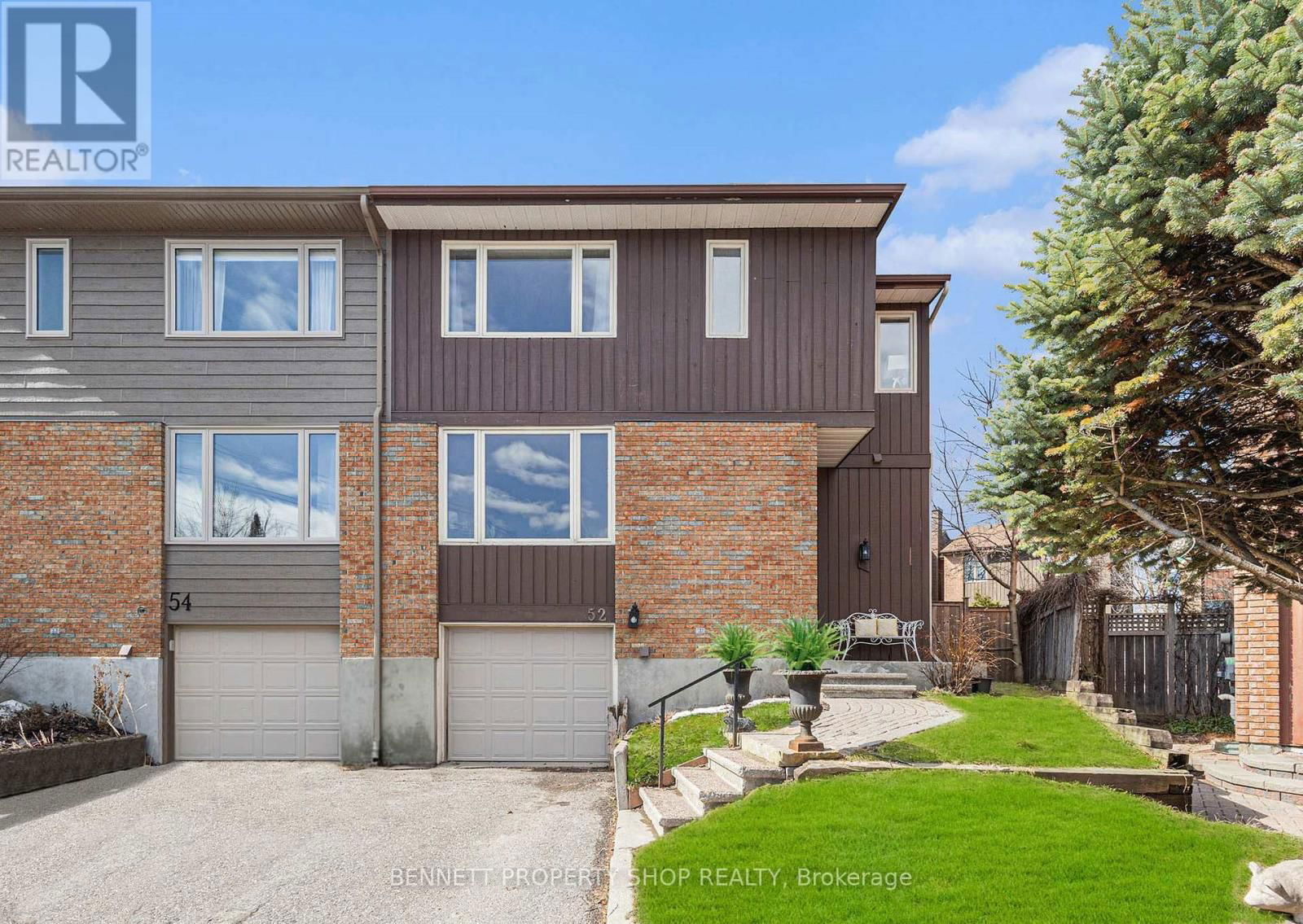 52 SANDHURST COURT Image 1