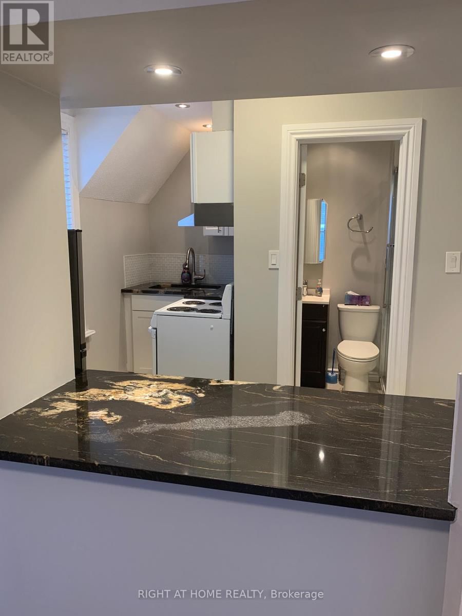 420 BRONSON AVENUE Image 19