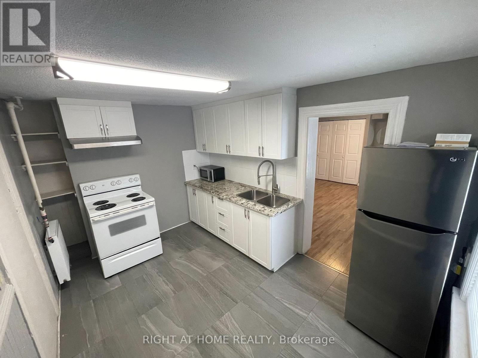 420 BRONSON AVENUE Image 23