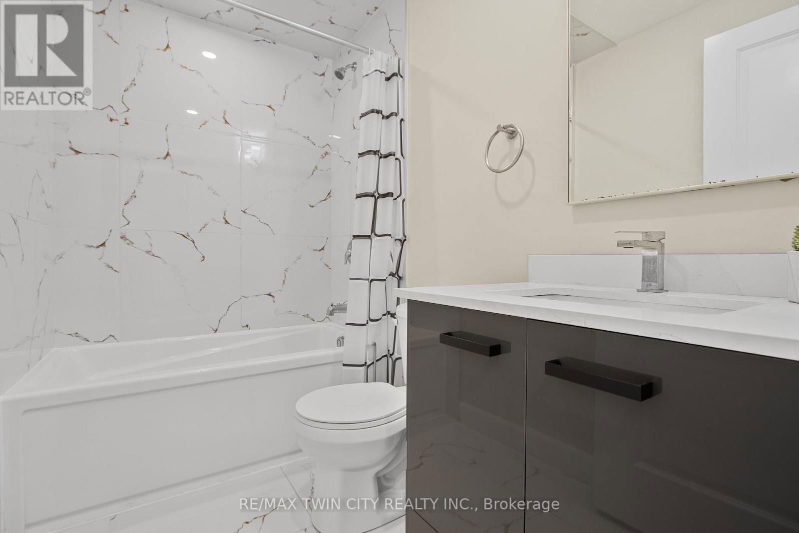 46 LOWELL STREET NORTH Image 30