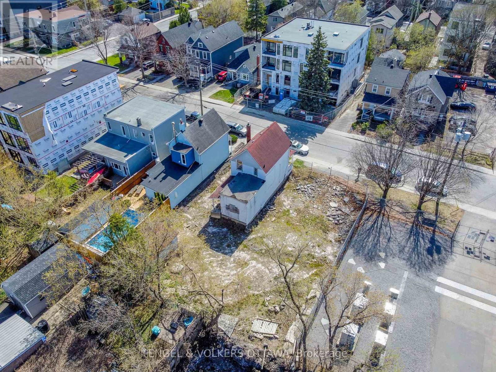 243-245 HINCHEY AVENUE Image 10