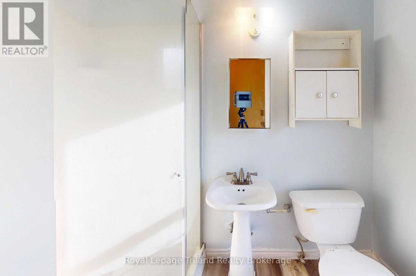 #3 - 747 DUNDAS STREET Image 7