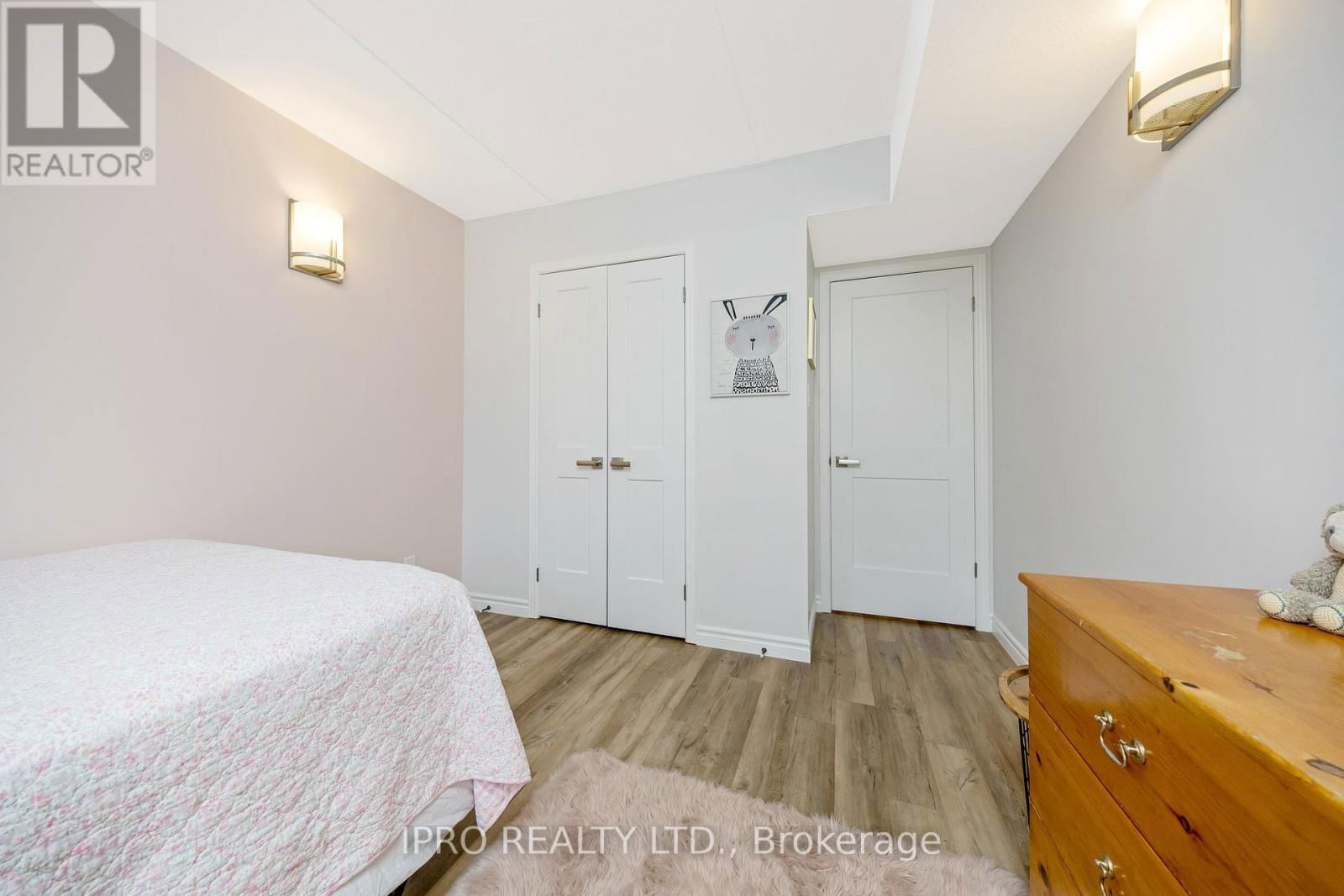 203 - 264 ALMA STREET Image 18