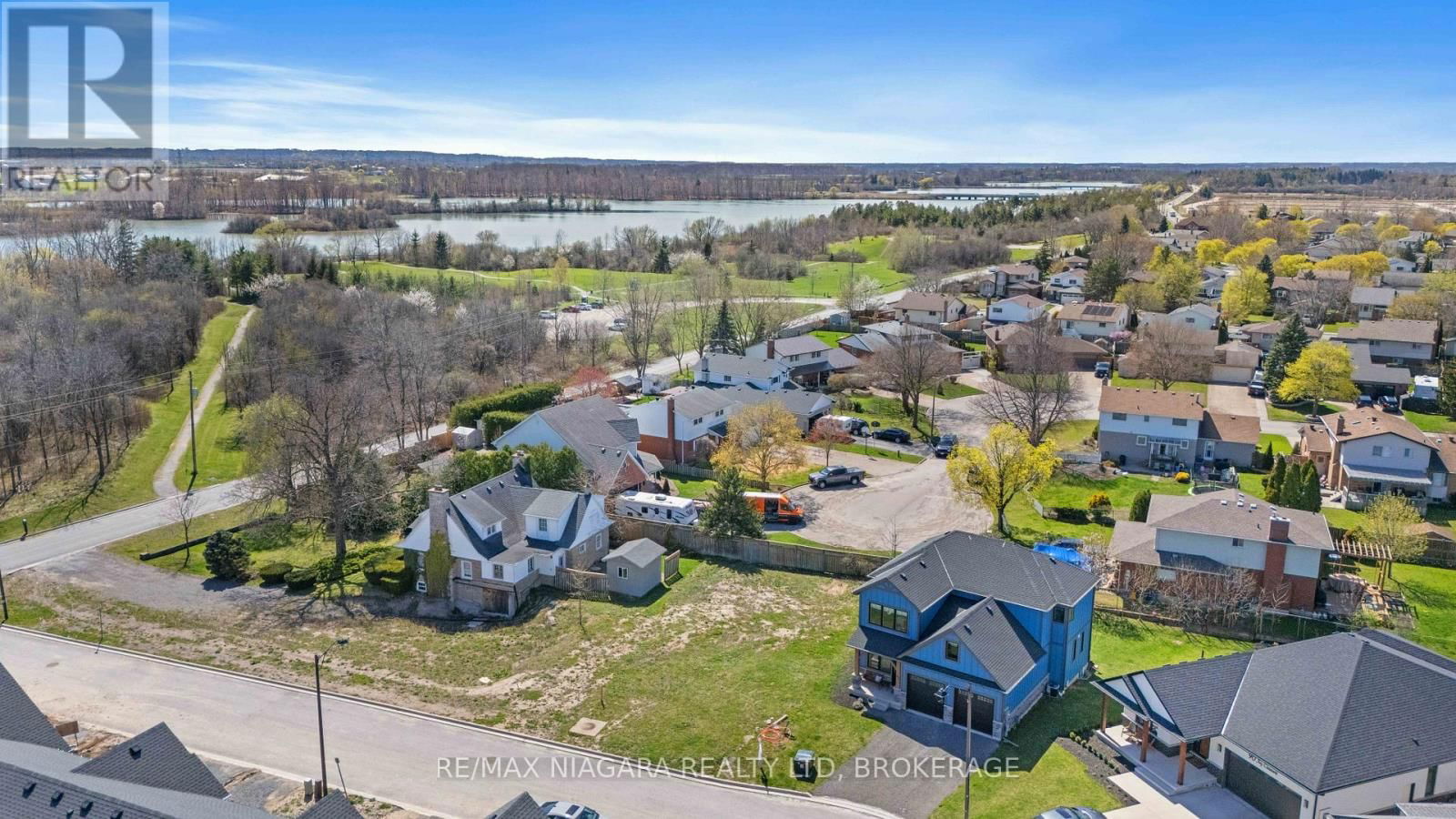 96 IVY CRESCENT Image 6