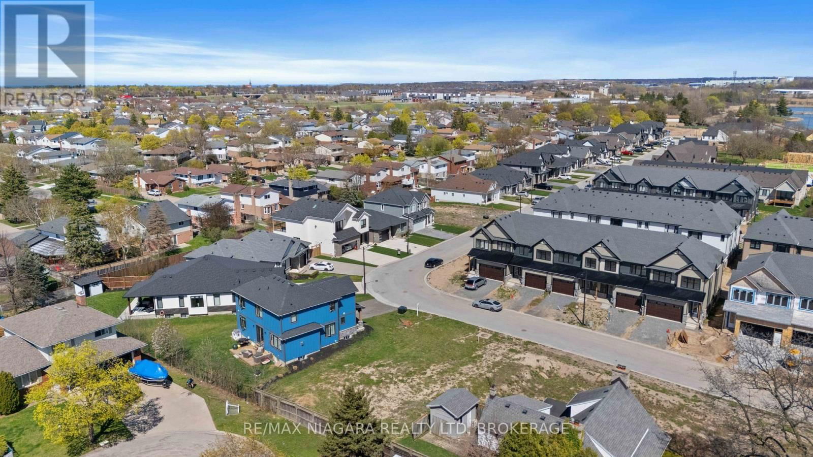 96 IVY CRESCENT Image 9