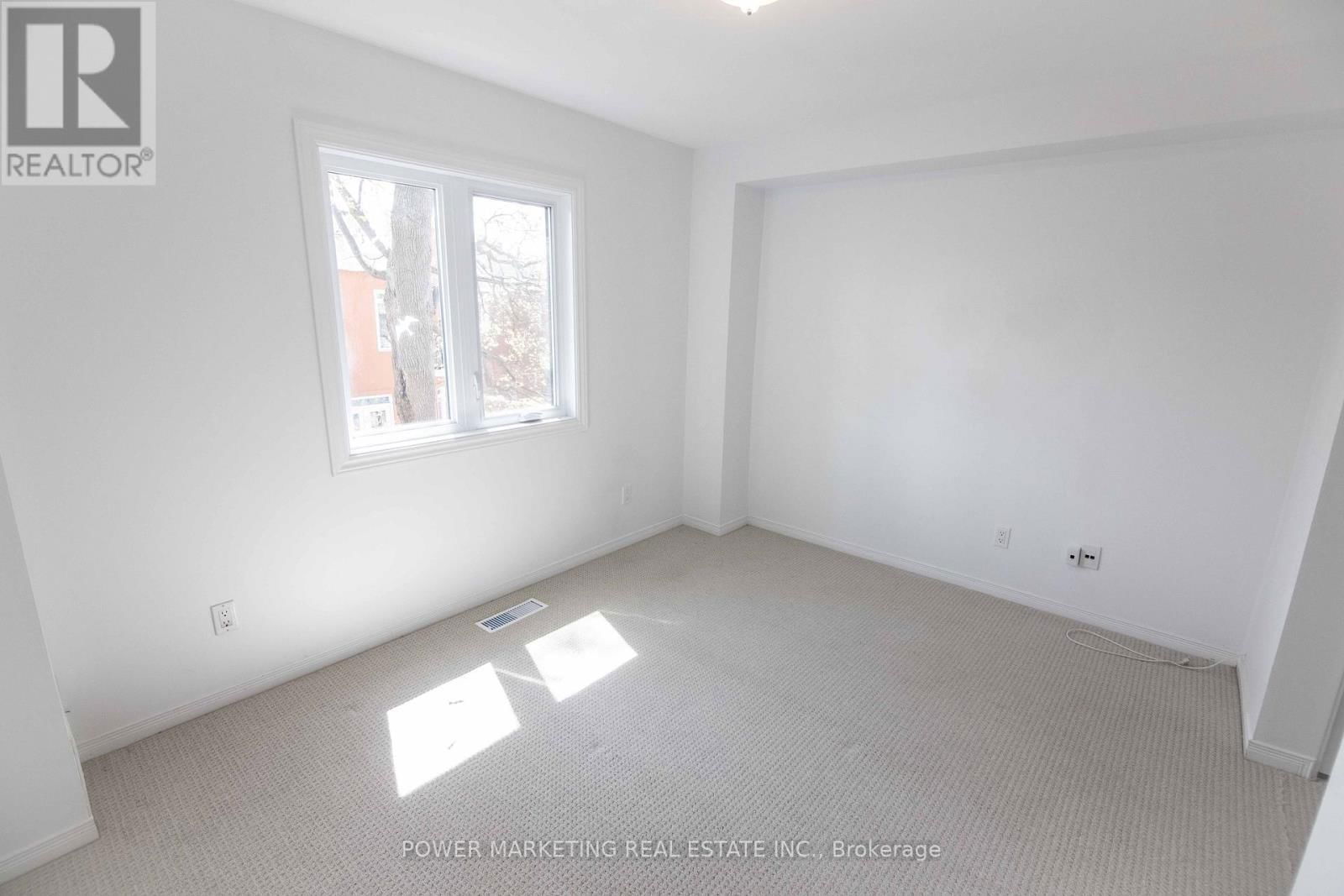 D - 40 MACLAREN STREET Image 14