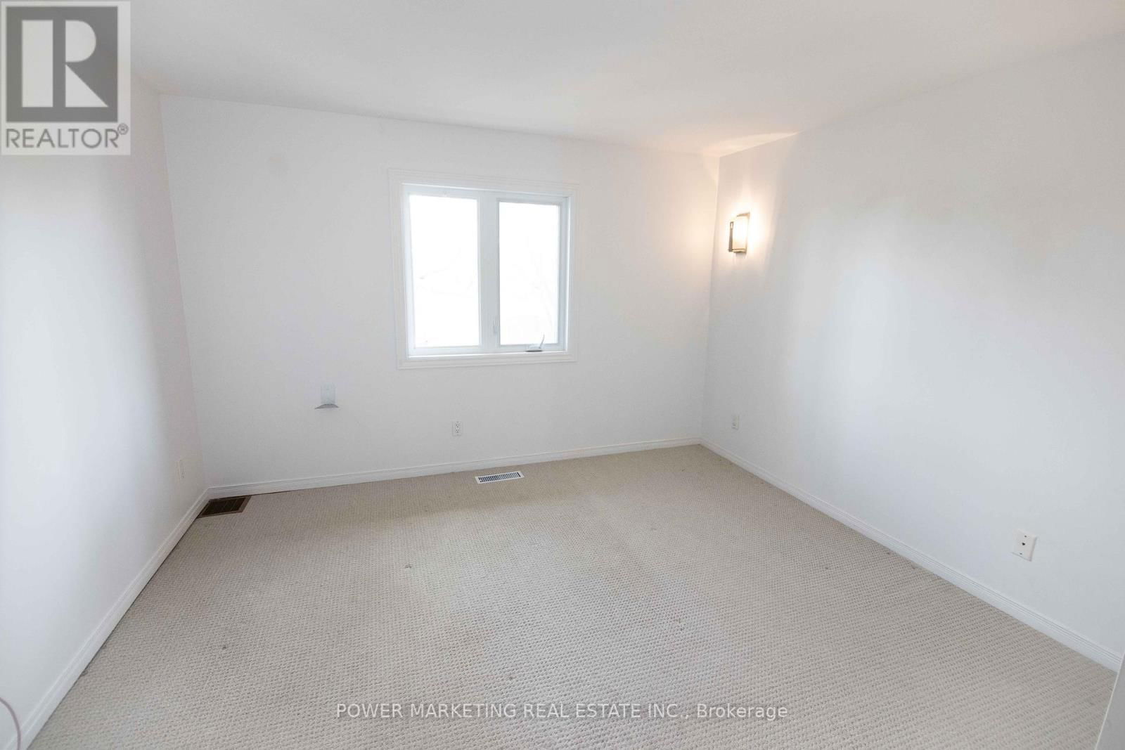 D - 40 MACLAREN STREET Image 15