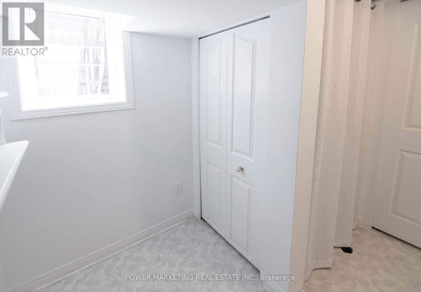 D - 40 MACLAREN STREET Image 20