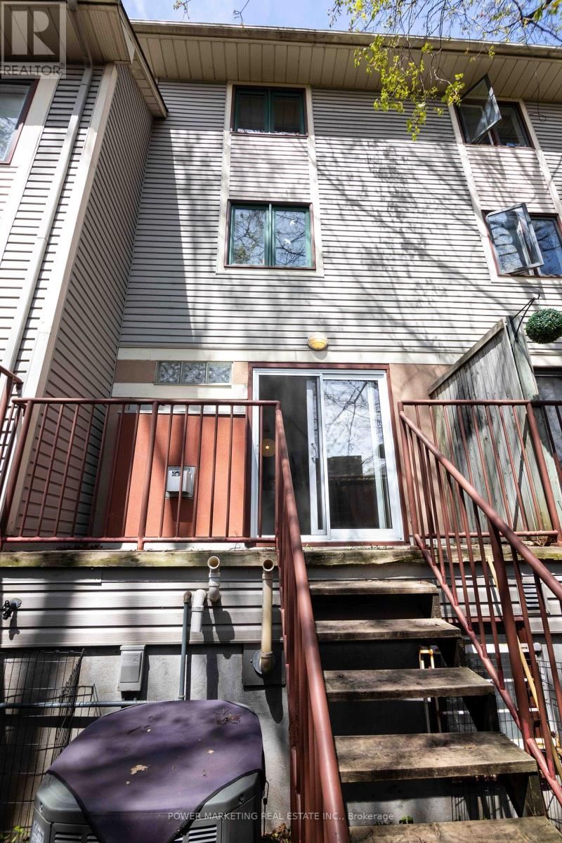 D - 40 MACLAREN STREET Image 22