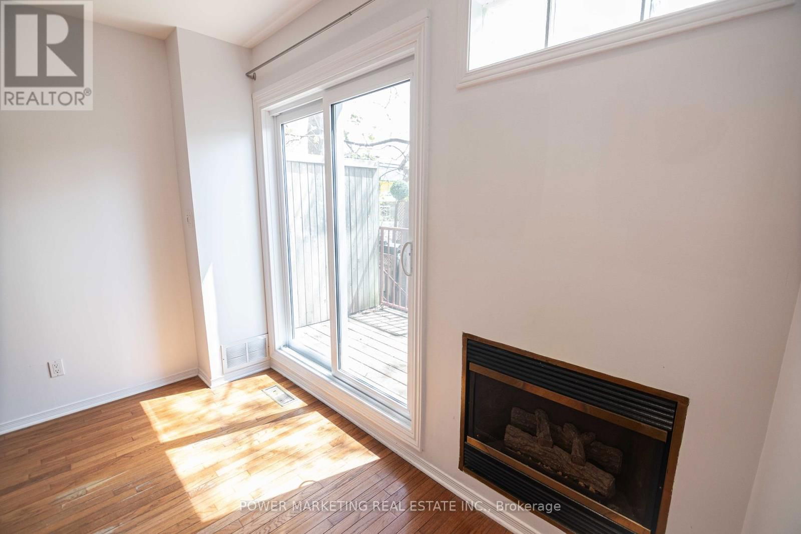 D - 40 MACLAREN STREET Image 7