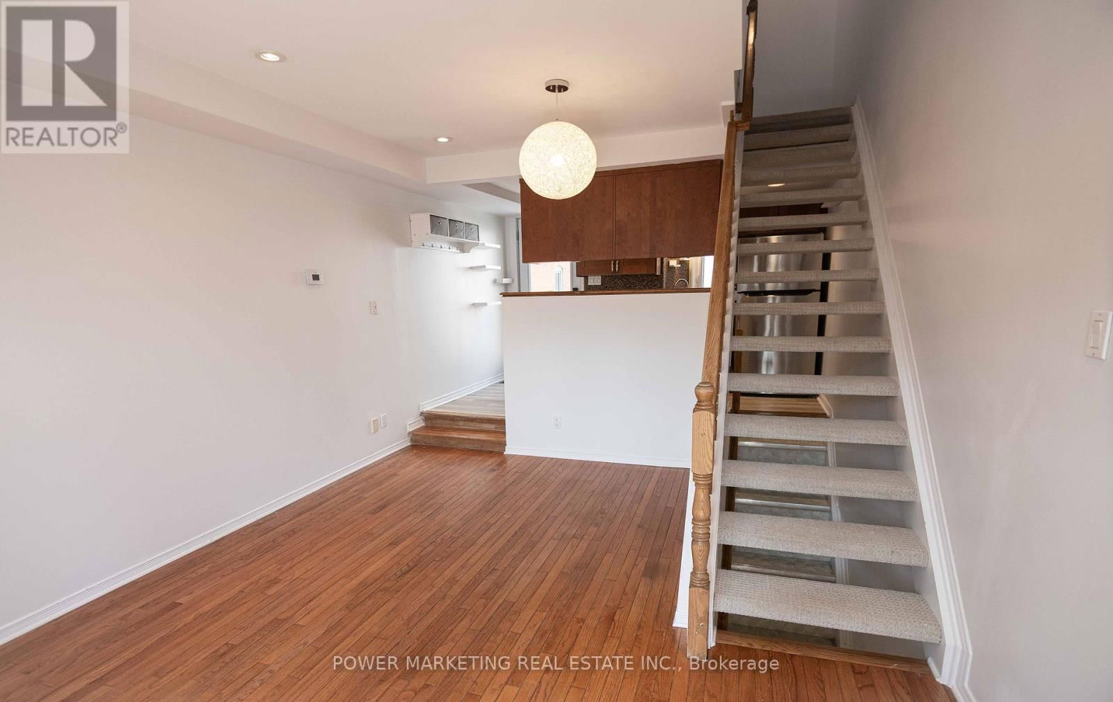 D - 40 MACLAREN STREET Image 8