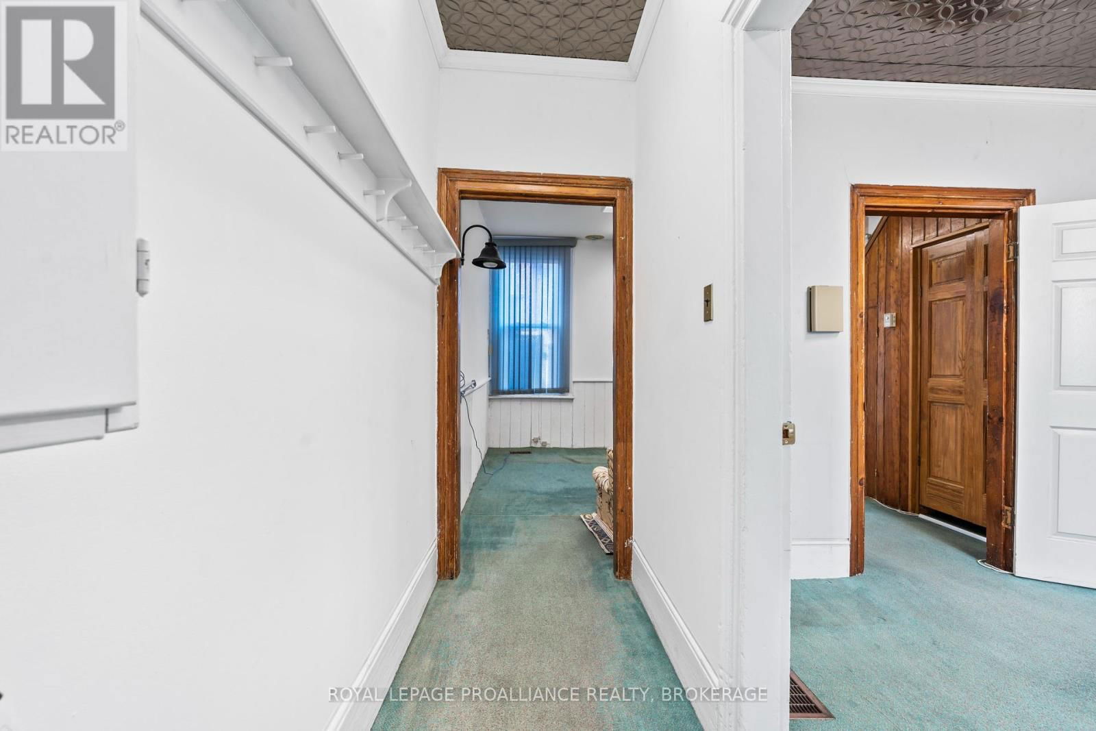 272 WELLINGTON STREET Image 4